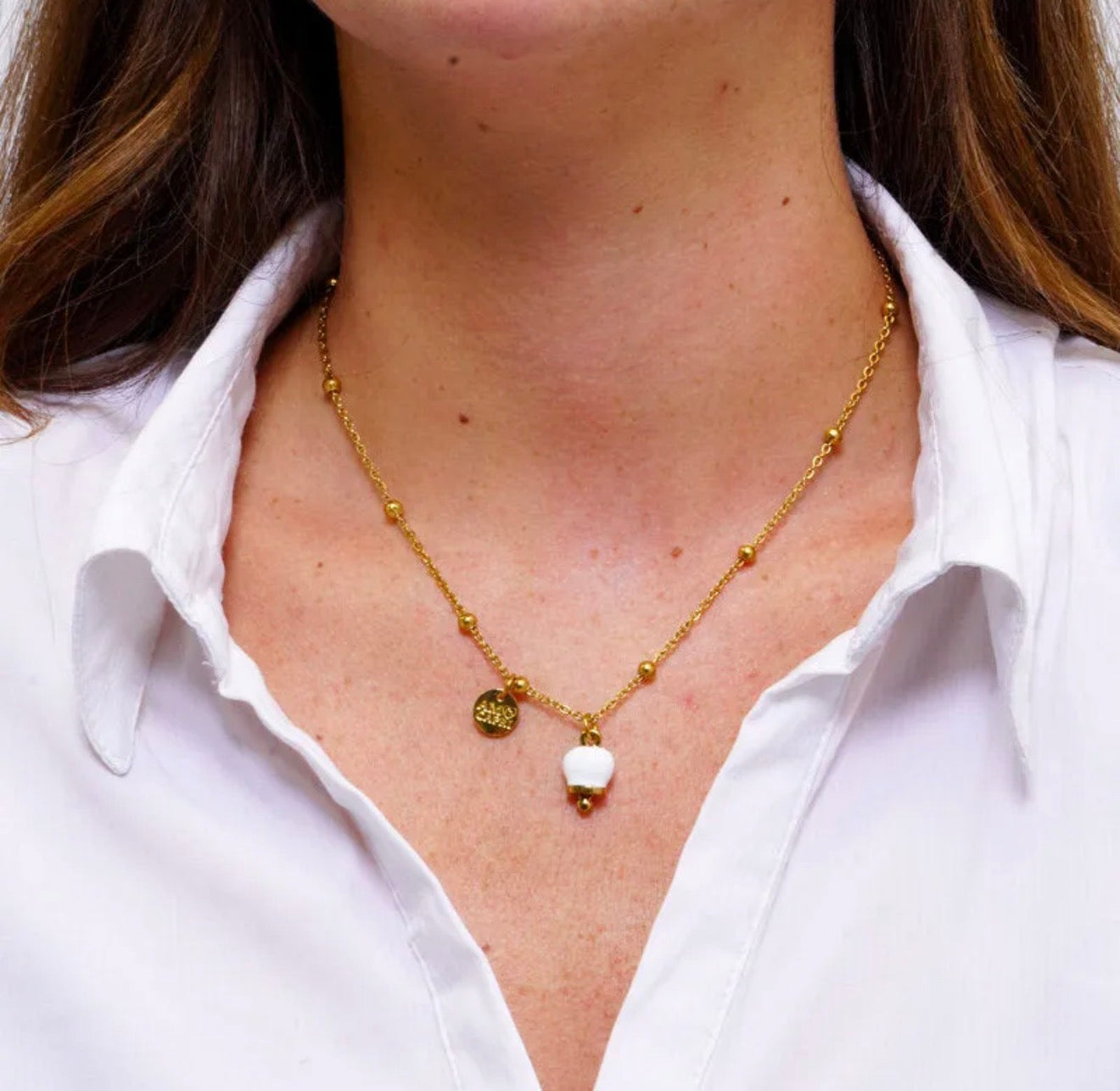 COLLANA AMO CAPRI IN ACCIAIO CON CAMPANELLA BIANCA E ORO