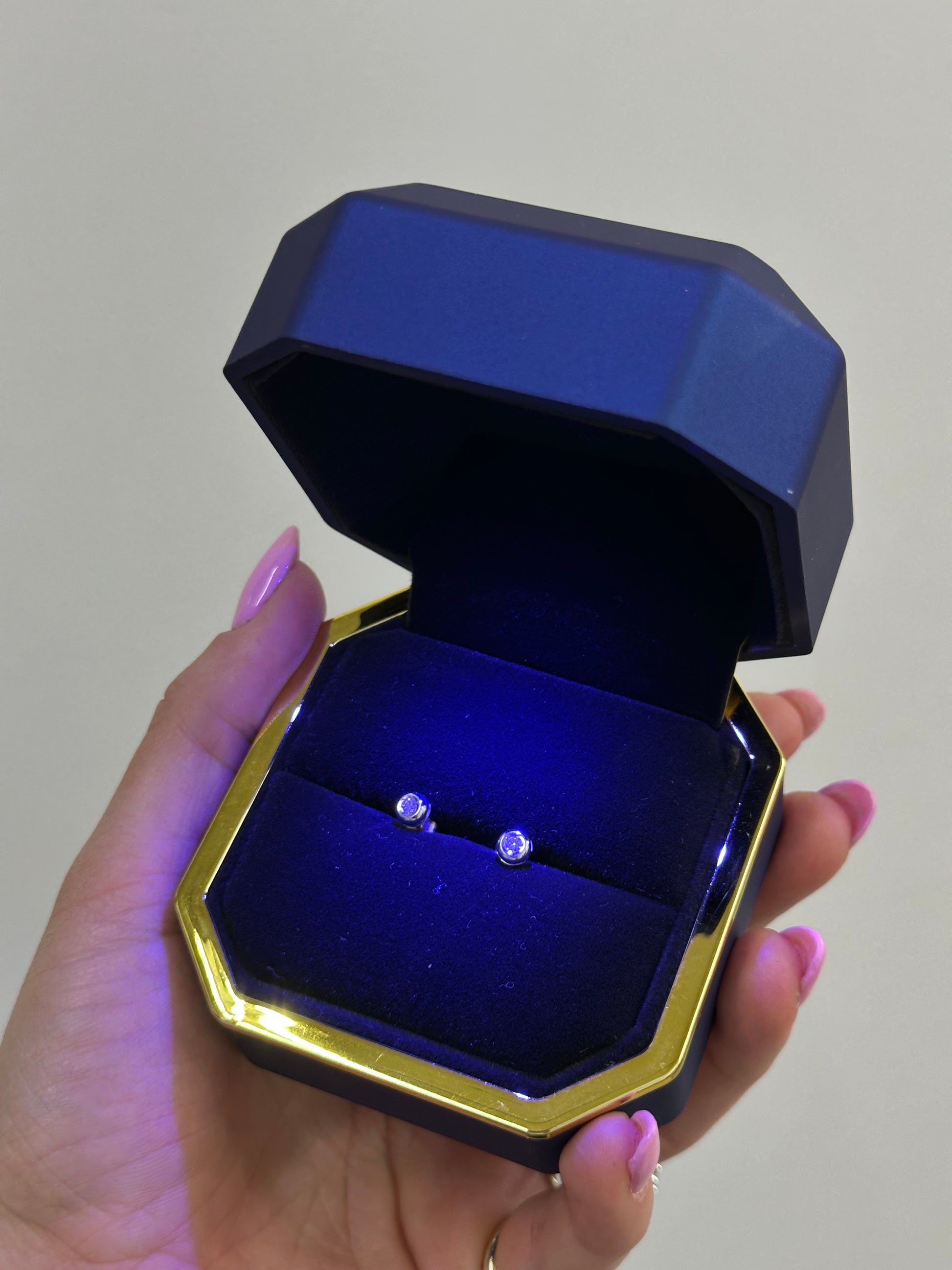 ORECCHINI PUNTI LUCE CON DIAMANTI