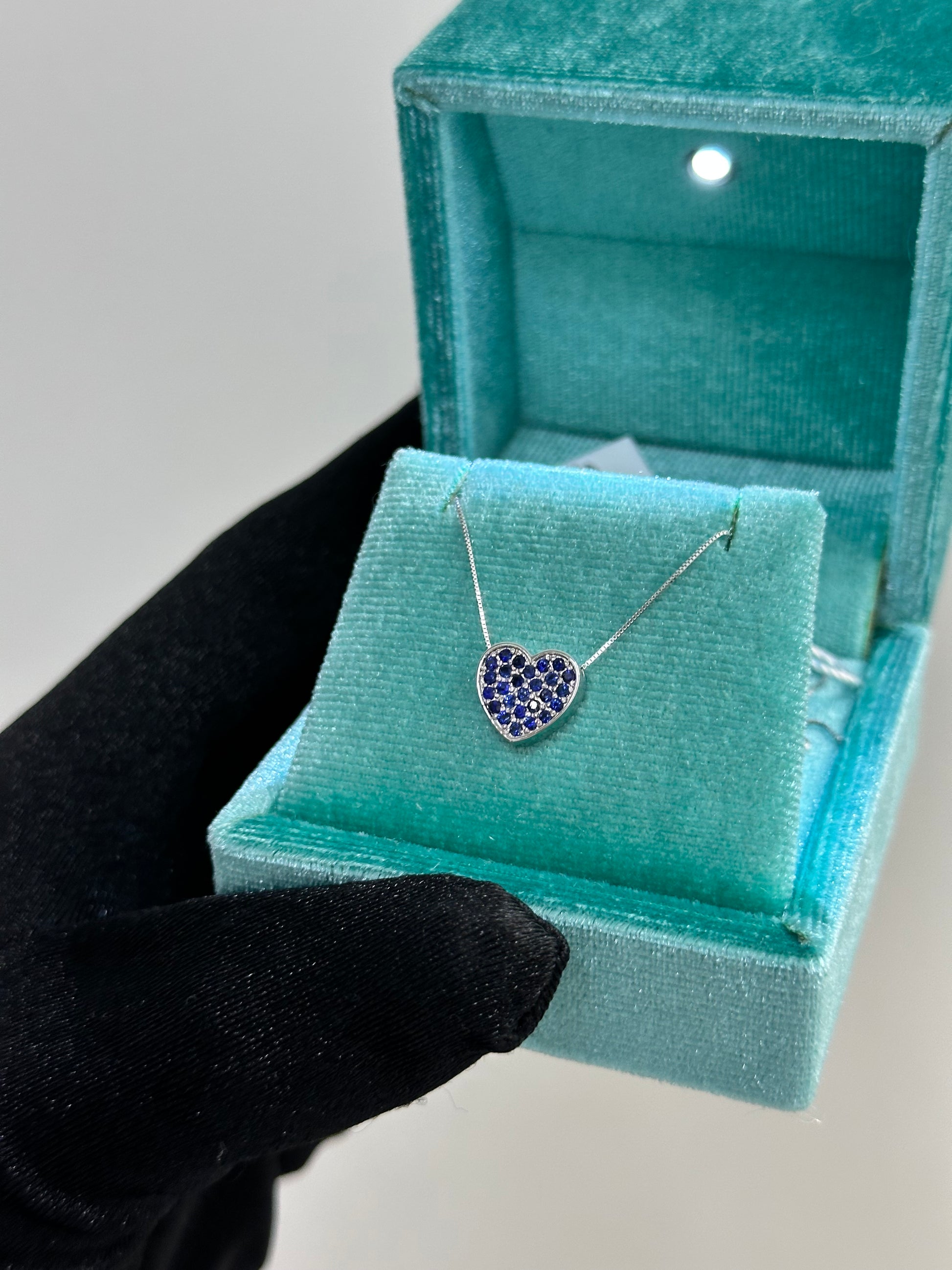 COLLANA CUORE CON ZAFFIRI BLU ORO 18KT