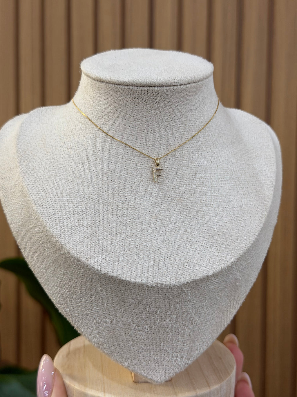 COLLANA INIZIALE F ORO 9 CARATI CON DIAMANTINI