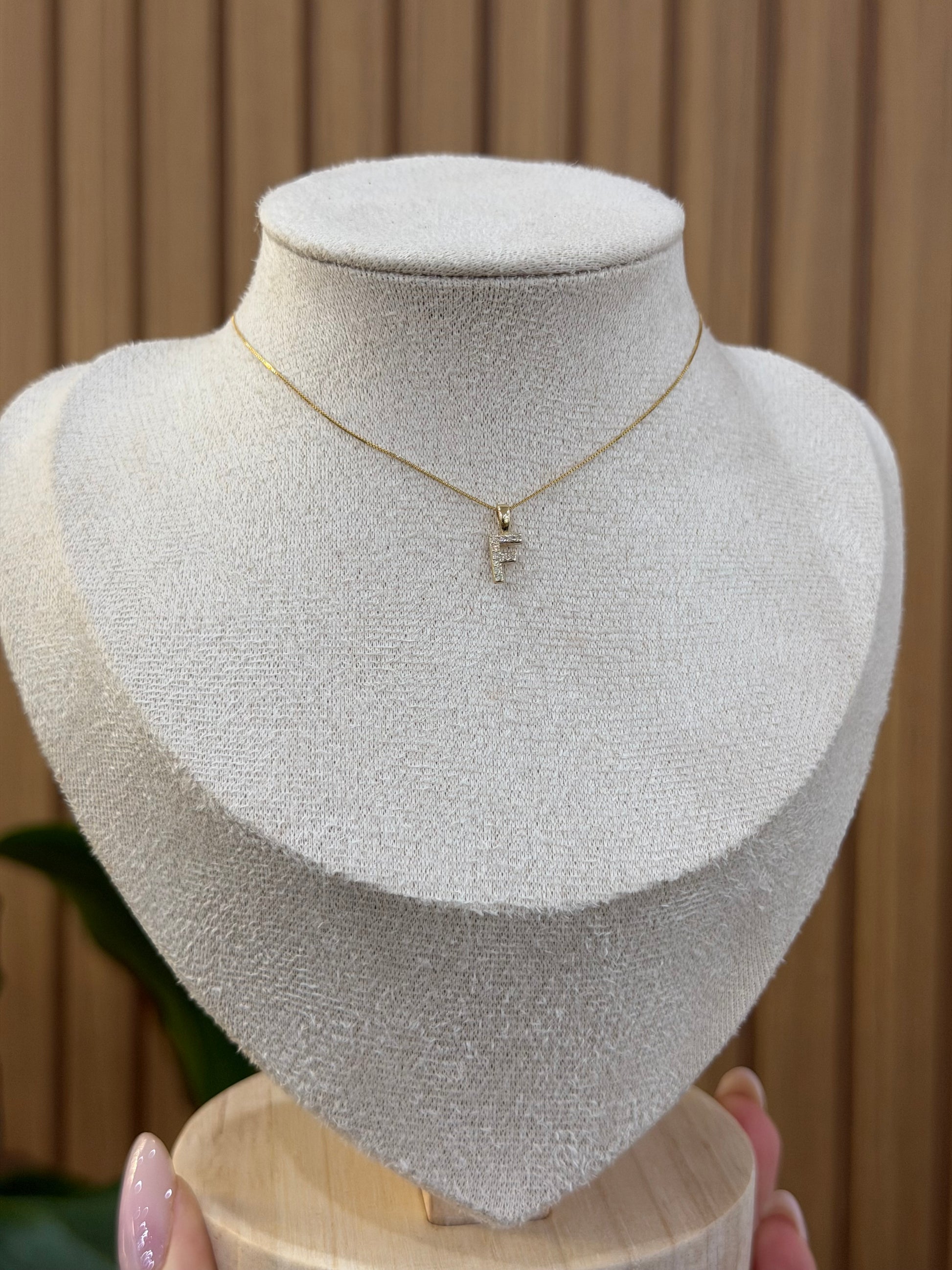 COLLANA INIZIALE F ORO 9 CARATI CON DIAMANTINI