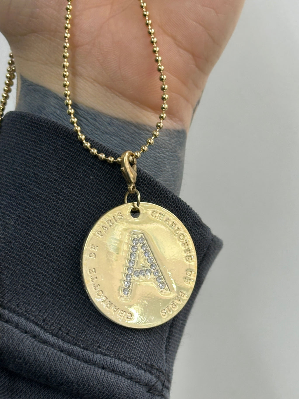 COLLANA INIZIALE IN ACCIAIO CON DORATURA LETTERA A