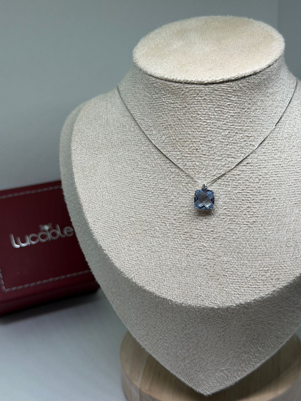 COLLANA ORO 9 CARATI CON TOPAZIO E DIAMANTINO LUCCIOLE