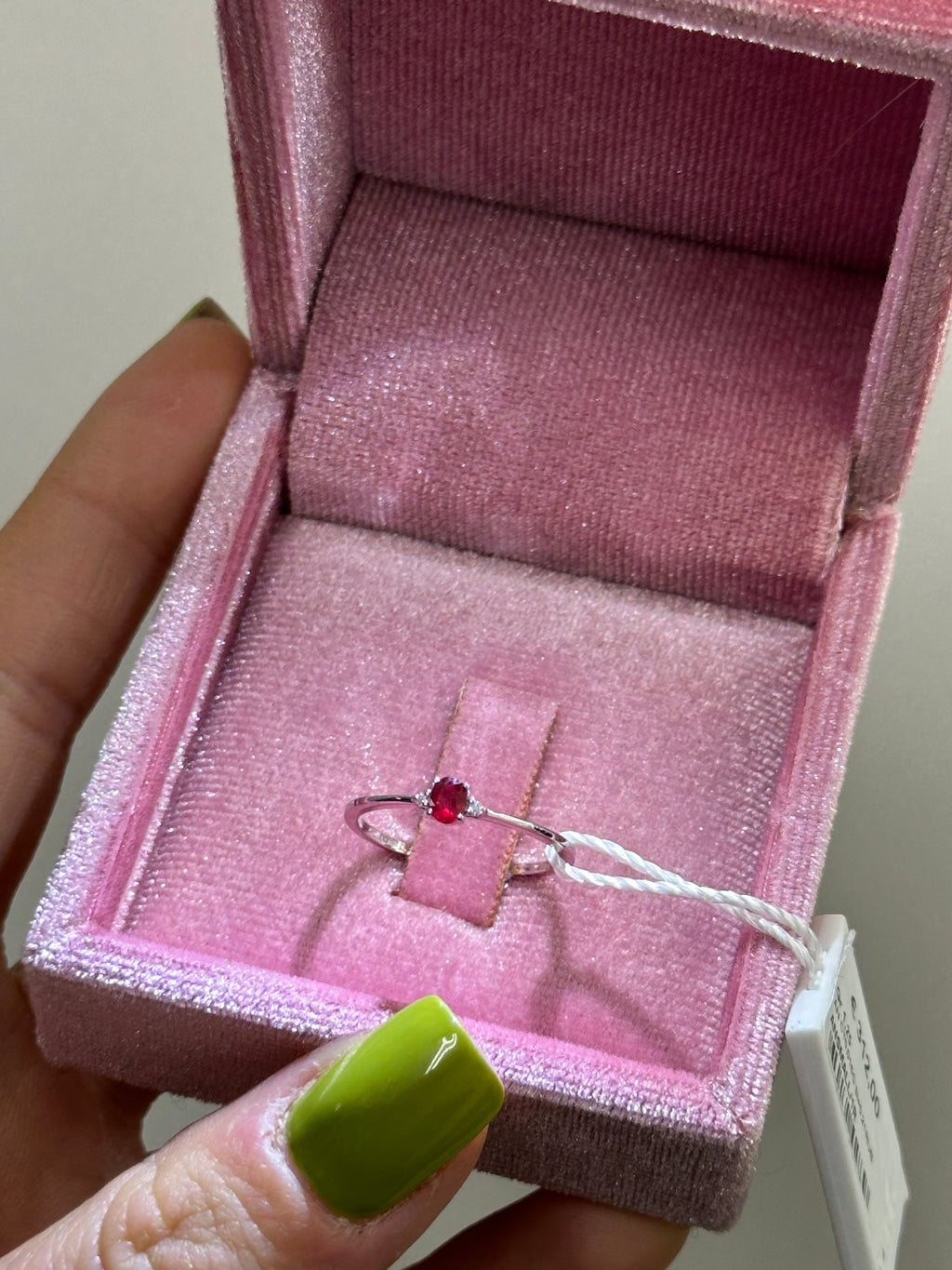 ANELLO IN ORO 18KT CON DIAMANTI E RUBINO