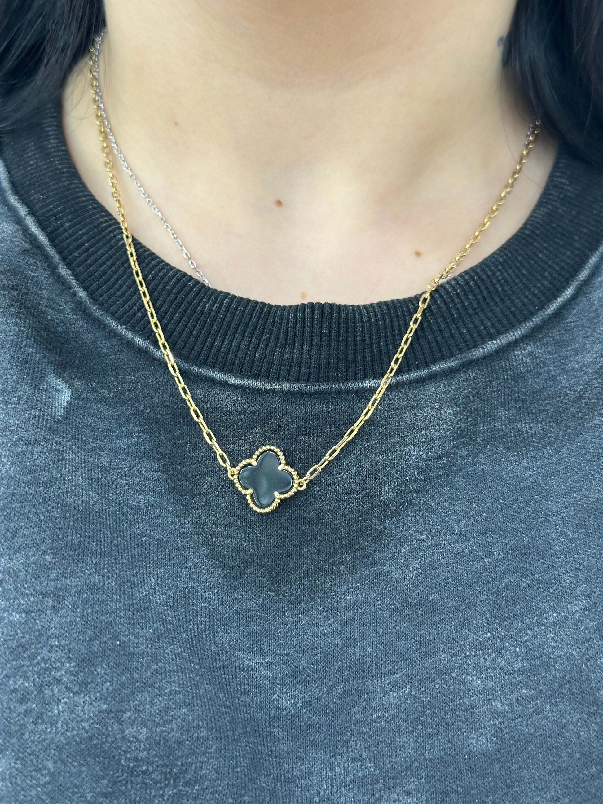 COLLANA QUADRIFOGLIO PIETRA NERA
