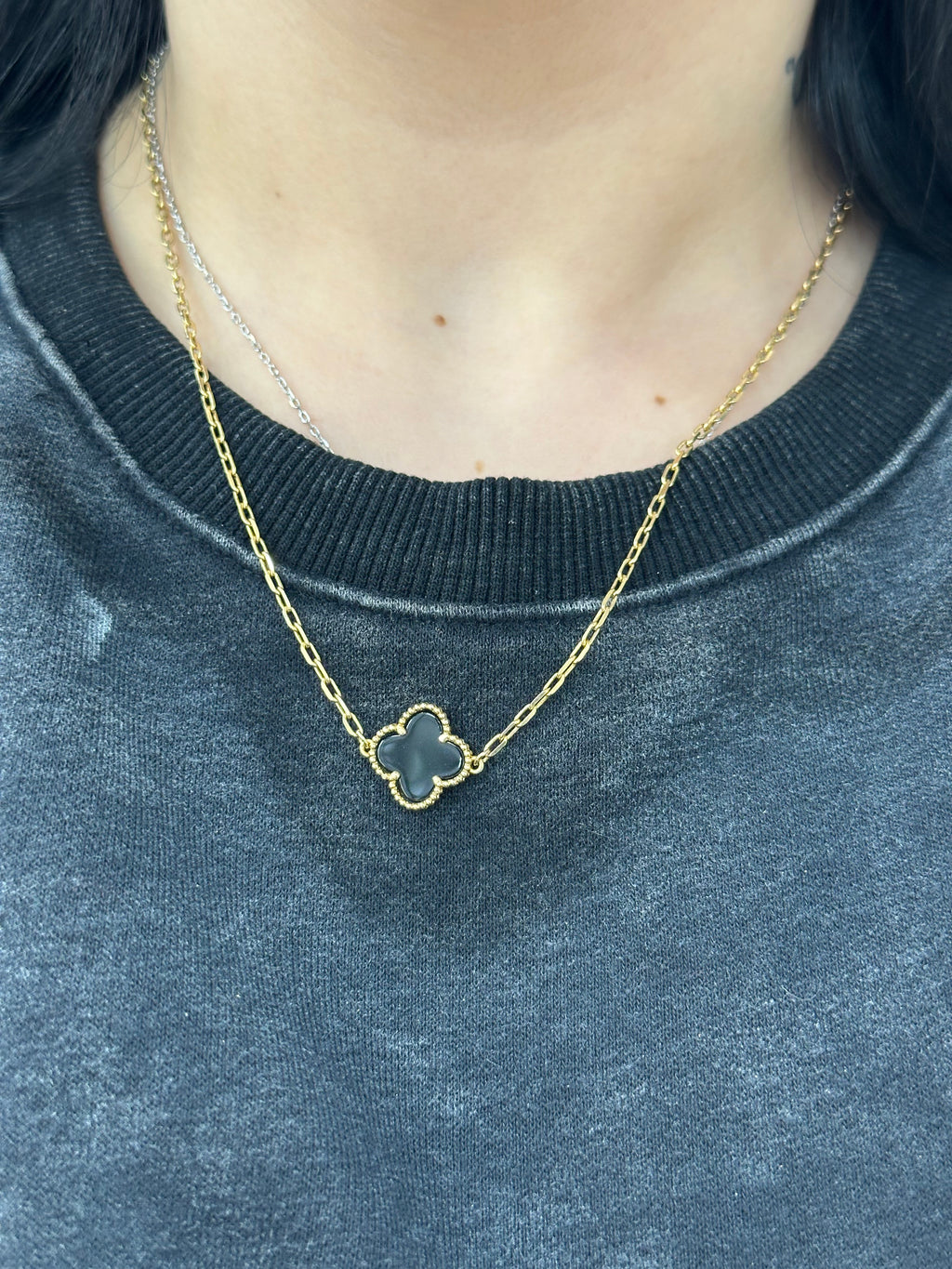 COLLANA QUADRIFOGLIO PIETRA NERA