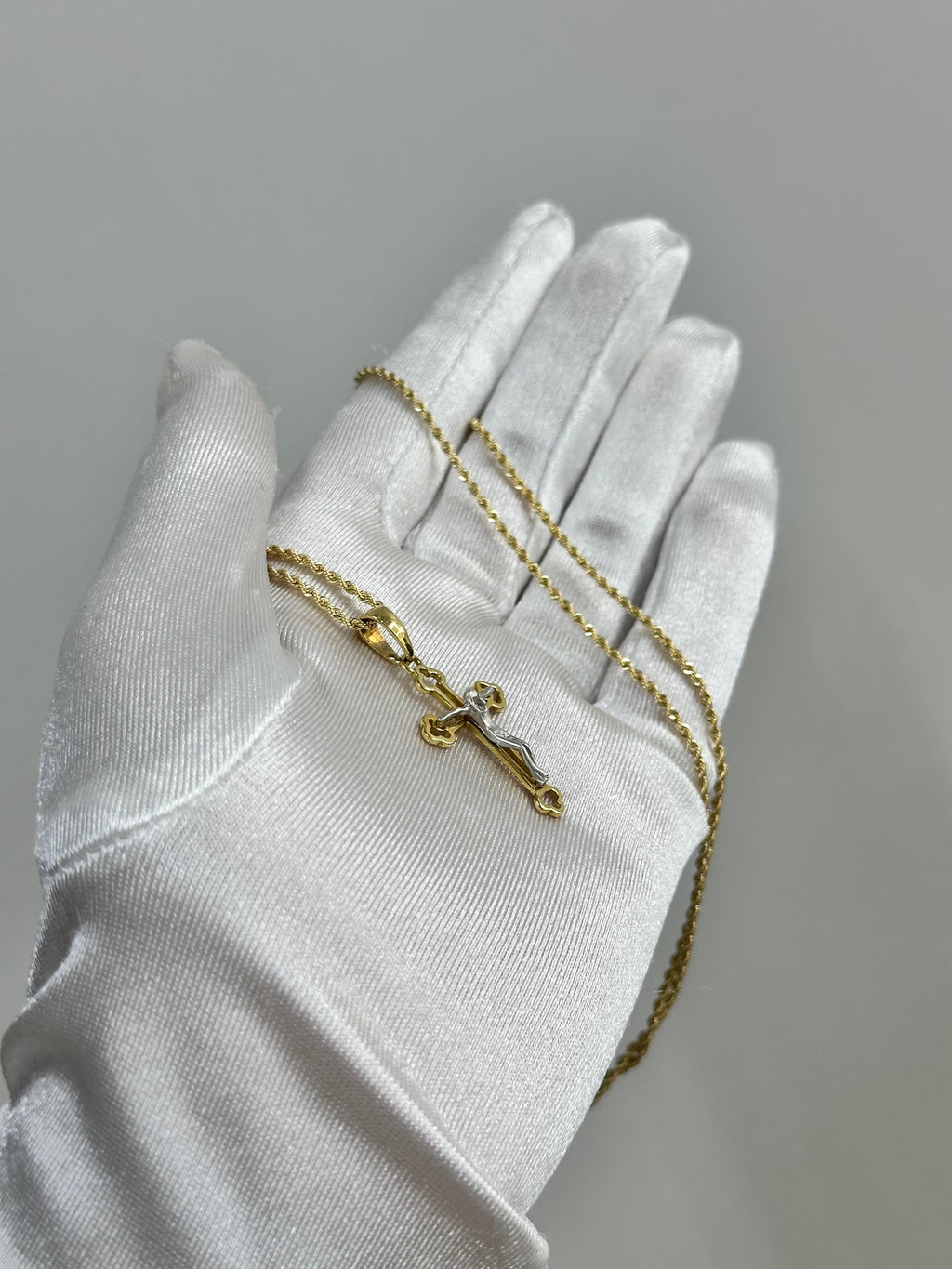 COLLANA CON CROCE E LASER ORO 18KT