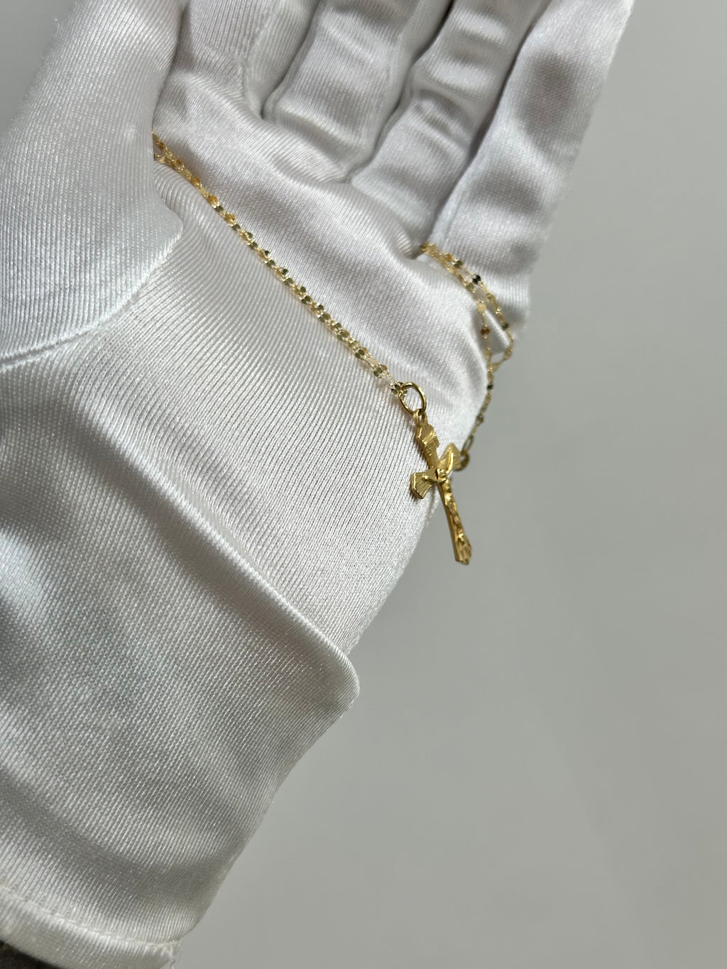 COLLANA CON CROCE LAVORATA E SPECCHIATA ORO 18KT