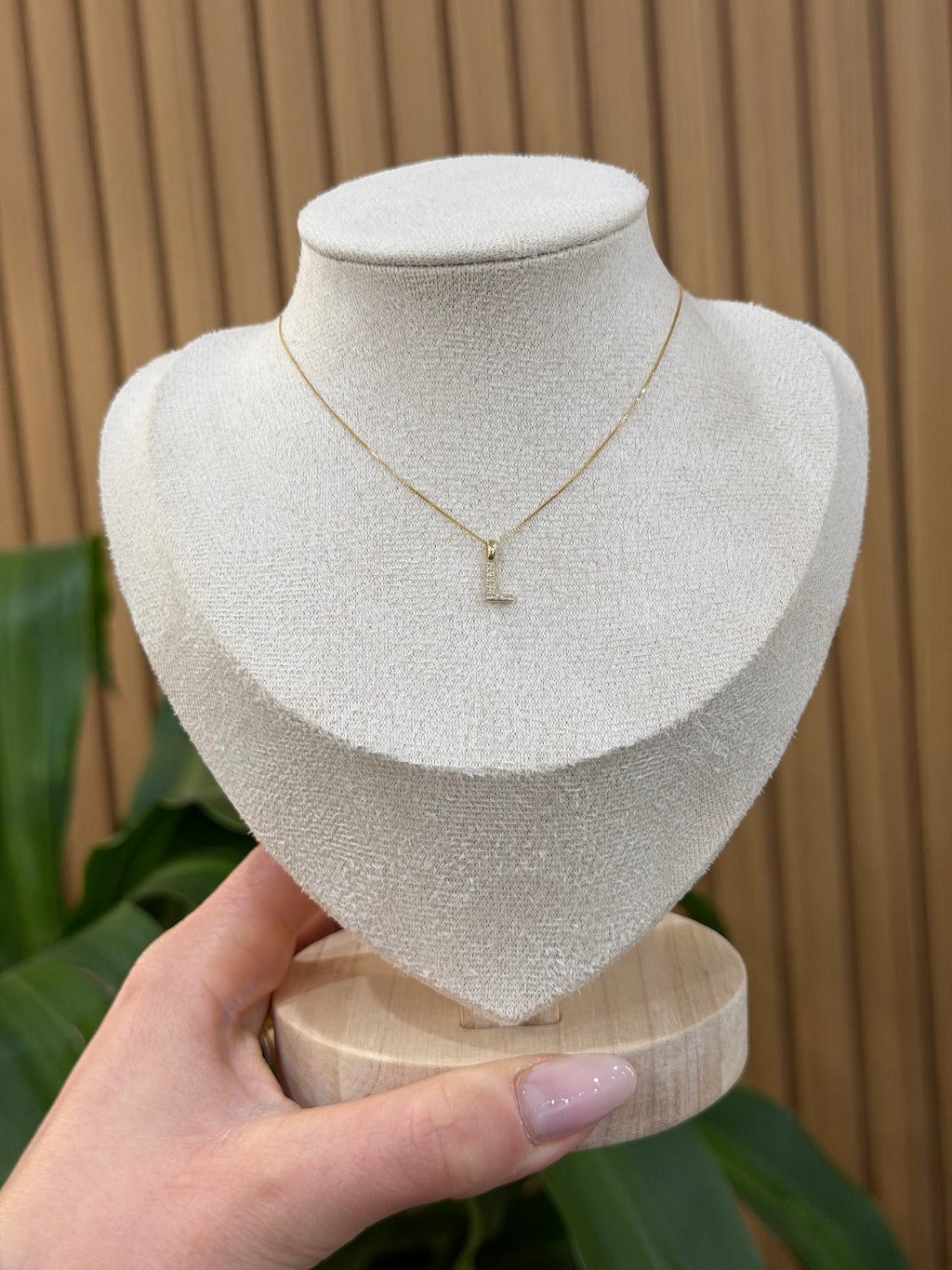 COLLANA INIZIALE L ORO 9 CARATI CON DIAMANTINI