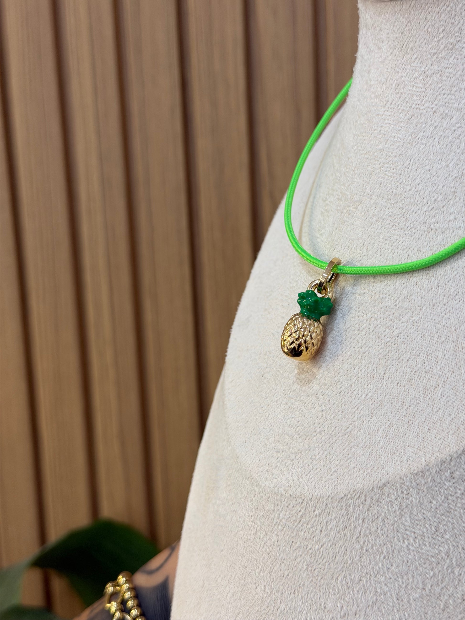 COLLANA CALAMITA CON CIONDOLO ANANAS ORO 18KT