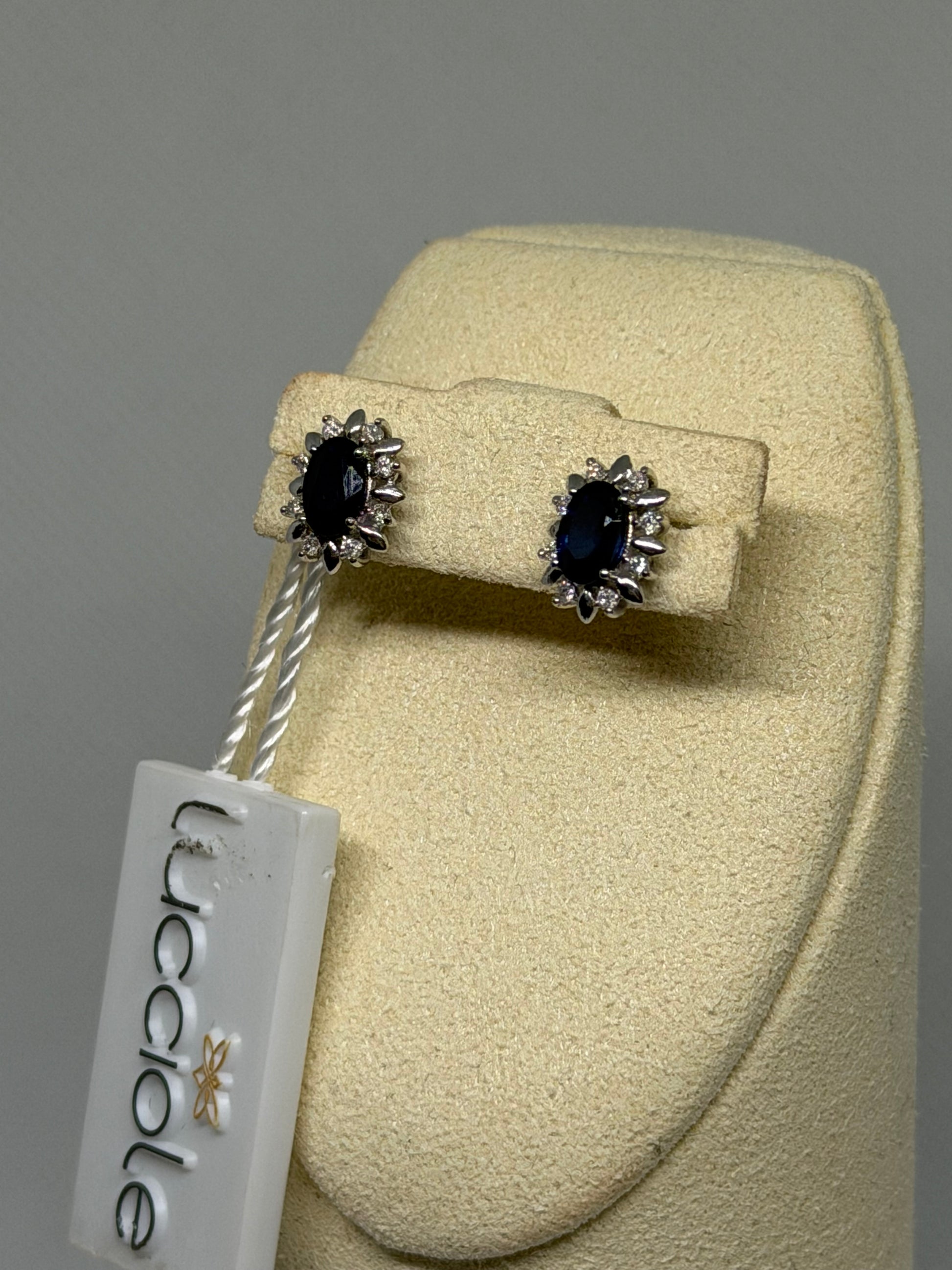 ORECCHINI ORO 18KT CON DIAMANTI E ZAFFIRO BLU