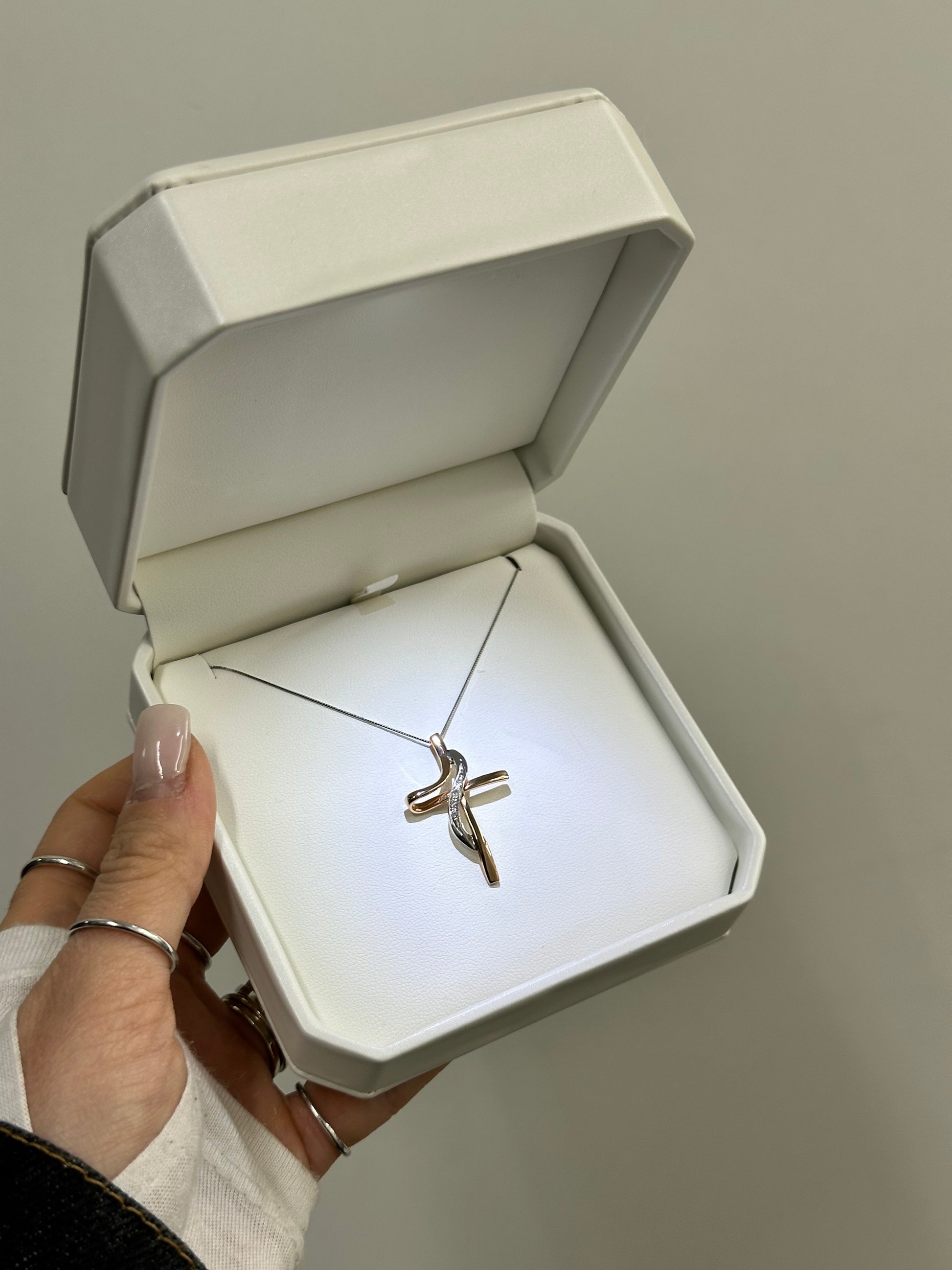 COLLANA CROCE ORO 18KT CON DIAMANTI