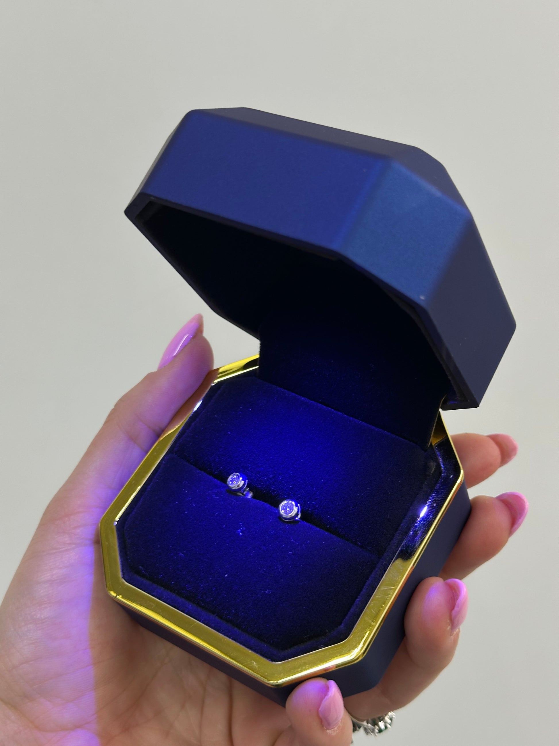 ORECCHINI PUNTI LUCE CON DIAMANTI
