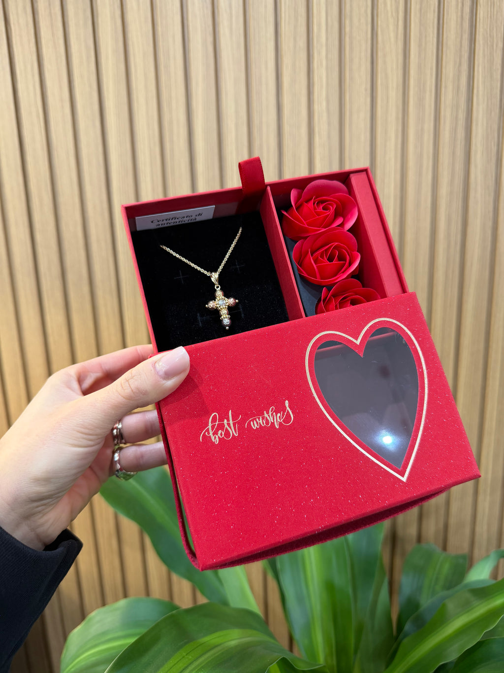 BOX SECRET CON COLLANA CROCE MILLELUCI ORO 18KT