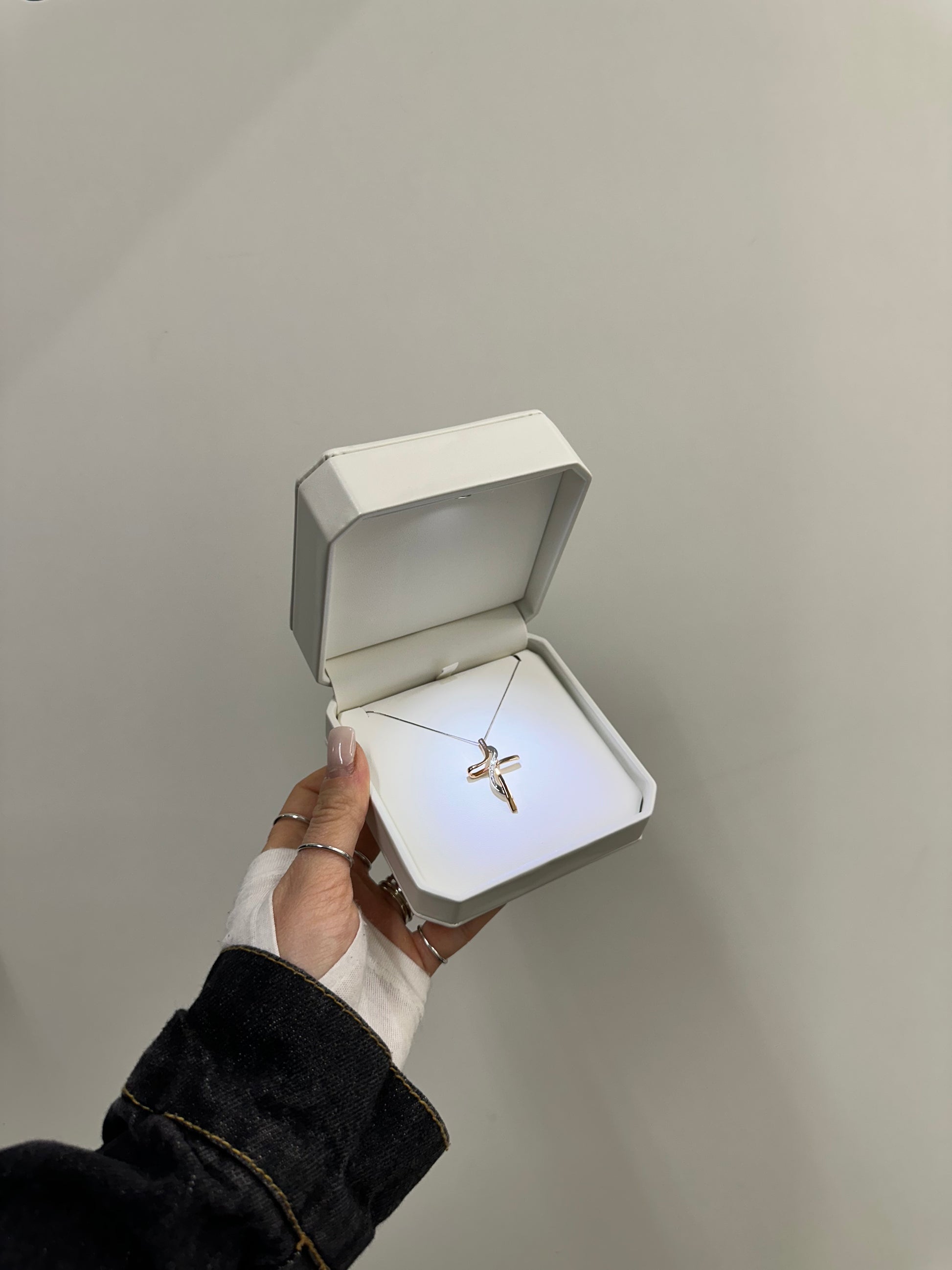 COLLANA CROCE ORO 18KT CON DIAMANTI