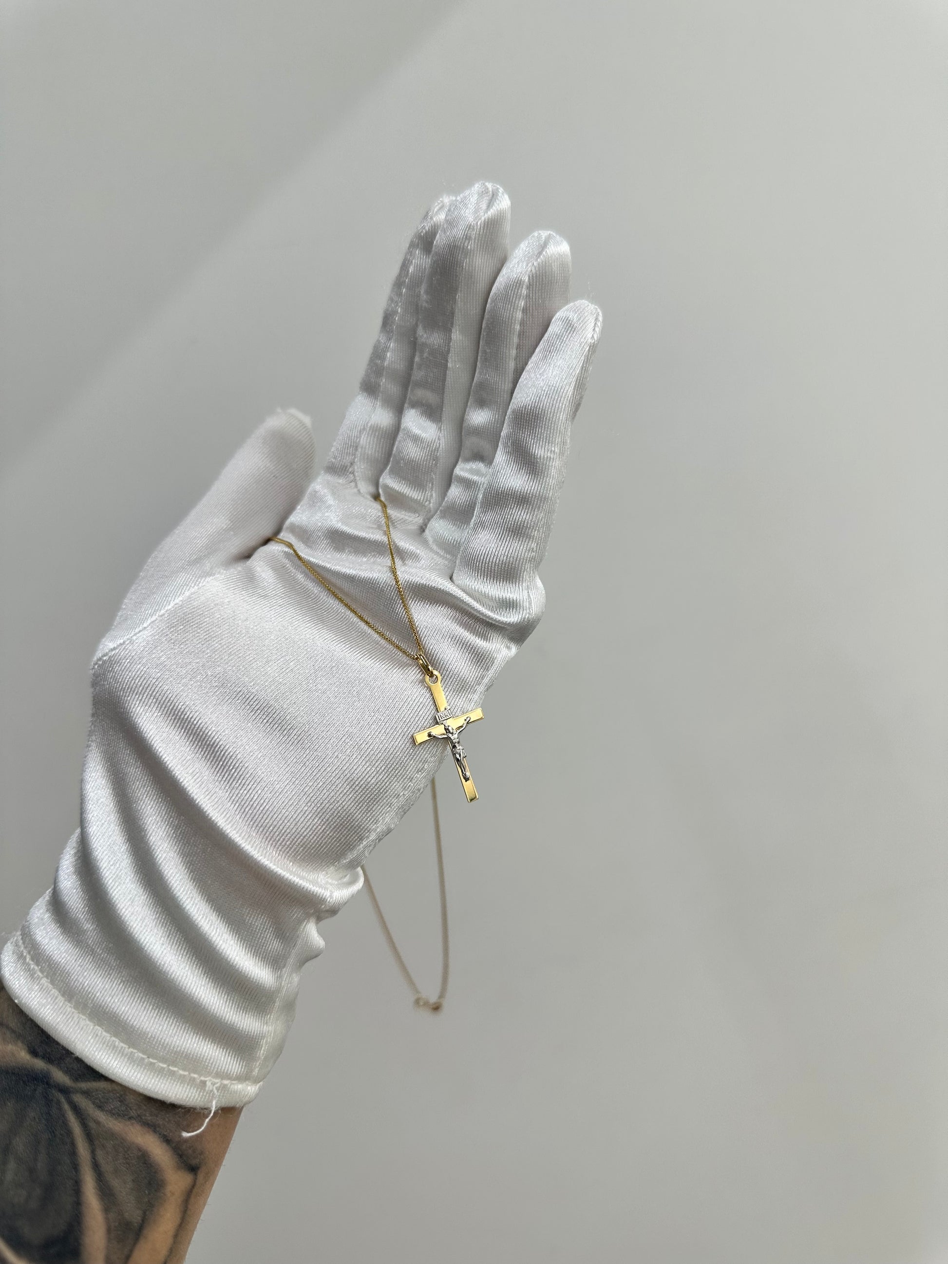 COLLANA CON CROCE BICOLORE E SPIGHETTA ORO 18KT