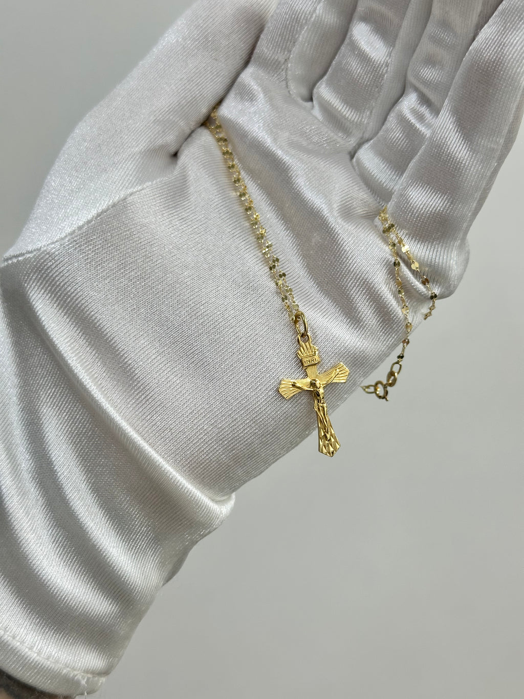 COLLANA CON CROCE LAVORATA E SPECCHIATA ORO 18KT
