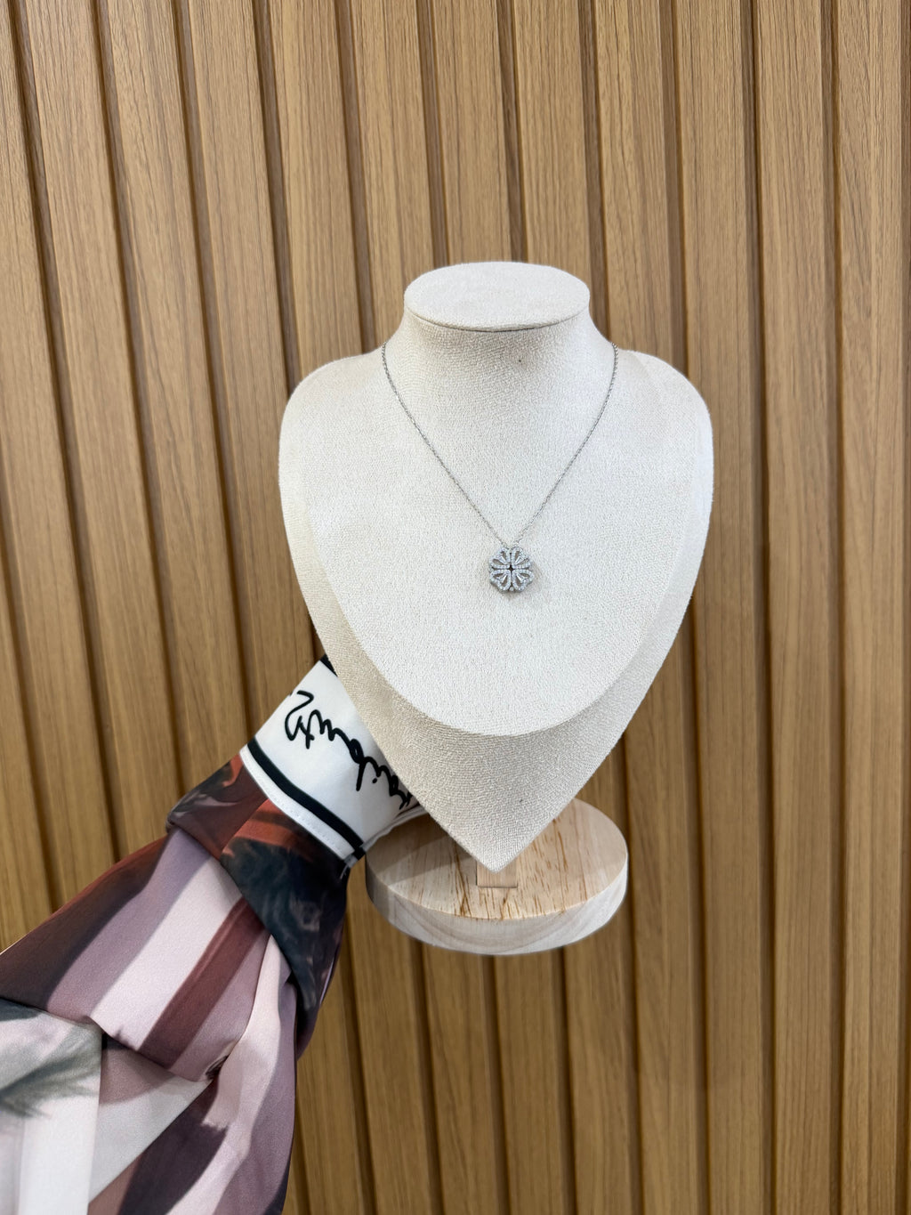 COLLANA MULTIFUNZIONE QUADRIFOGLIO