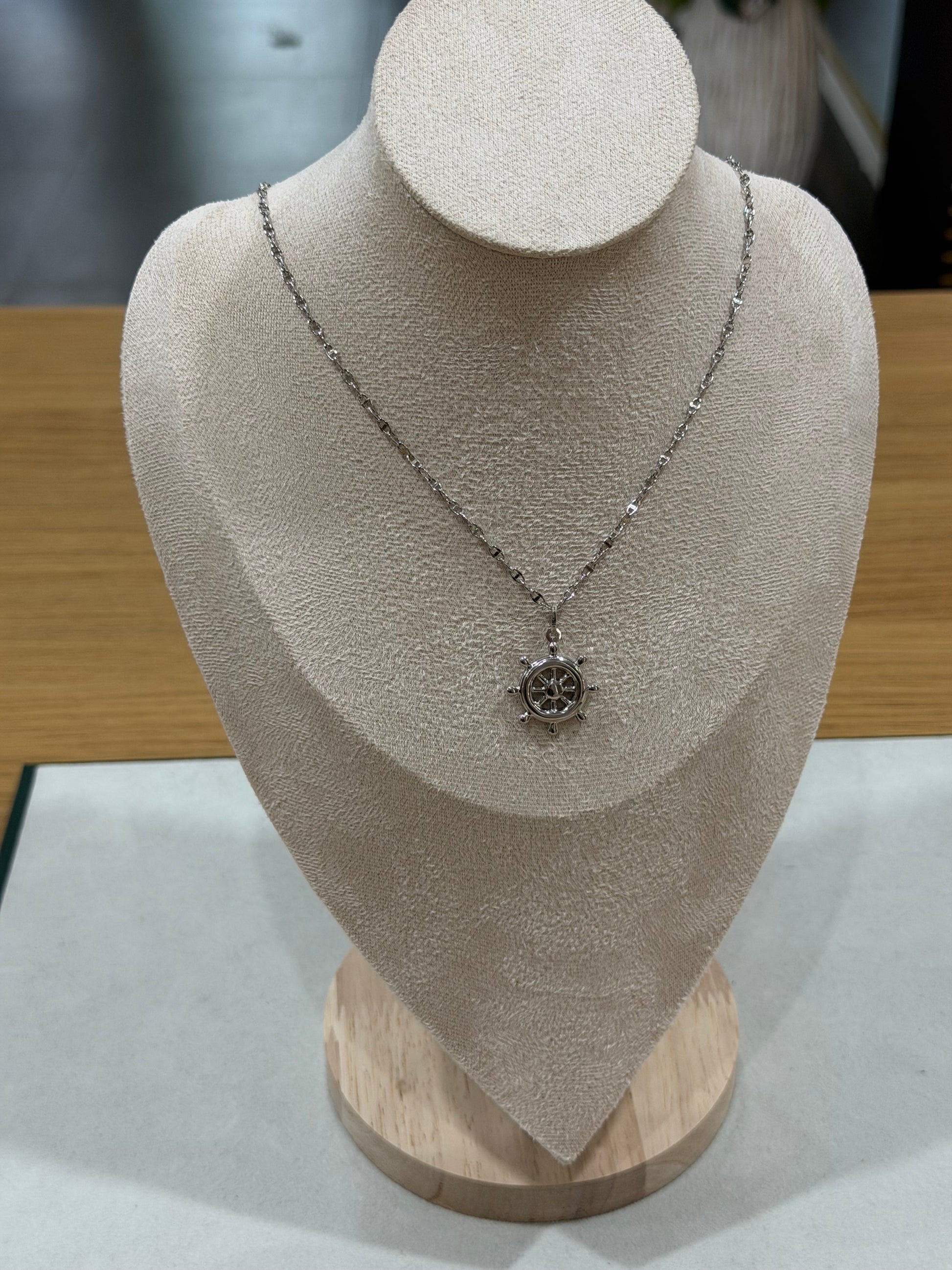 COLLANA ORO 18KT CON CIONDOLO TIMONE