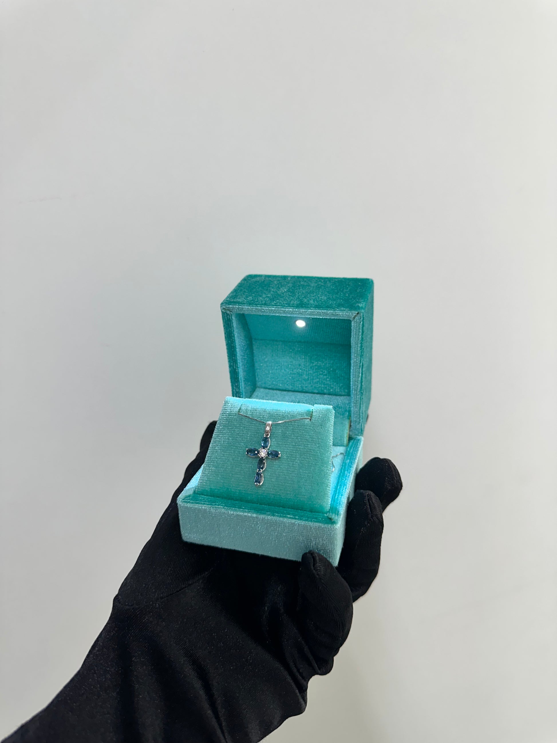 COLLANA CON CROCE ORO 18KT