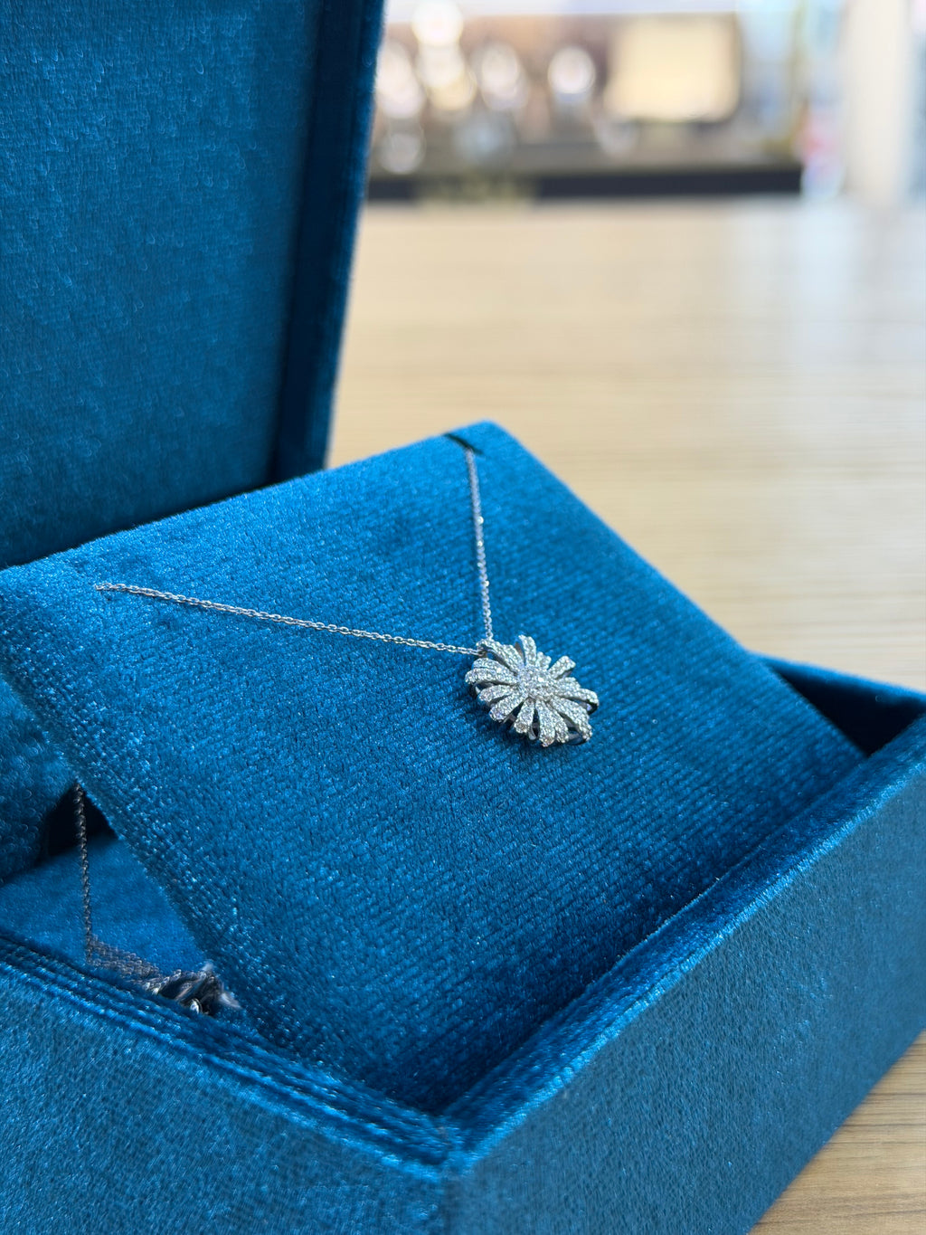 COLLANA ORO 18KT FIORE CON DIAMANTI LUCCIOLE