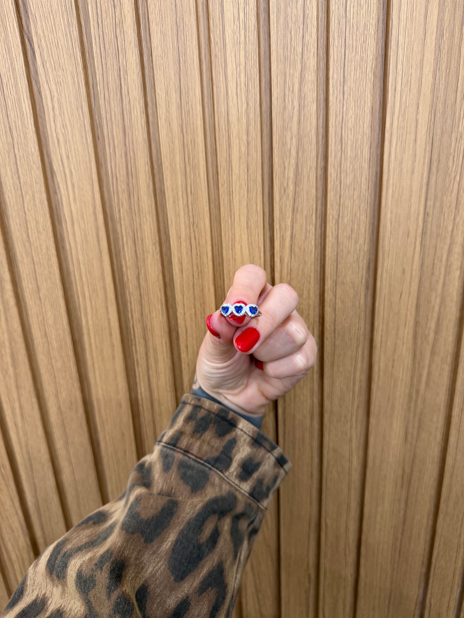 ANELLO ARGENTO 3 CUORI BLU