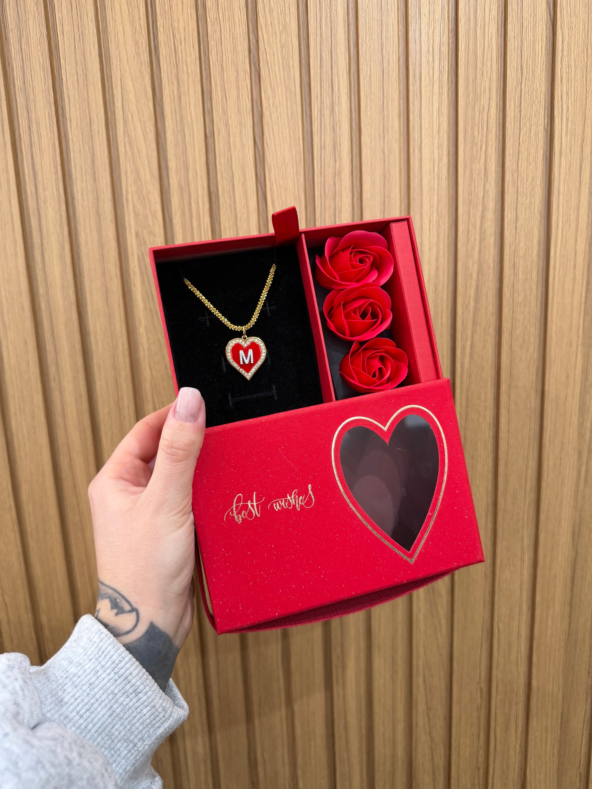 BOX SECRET CON COLLANA CUORE M