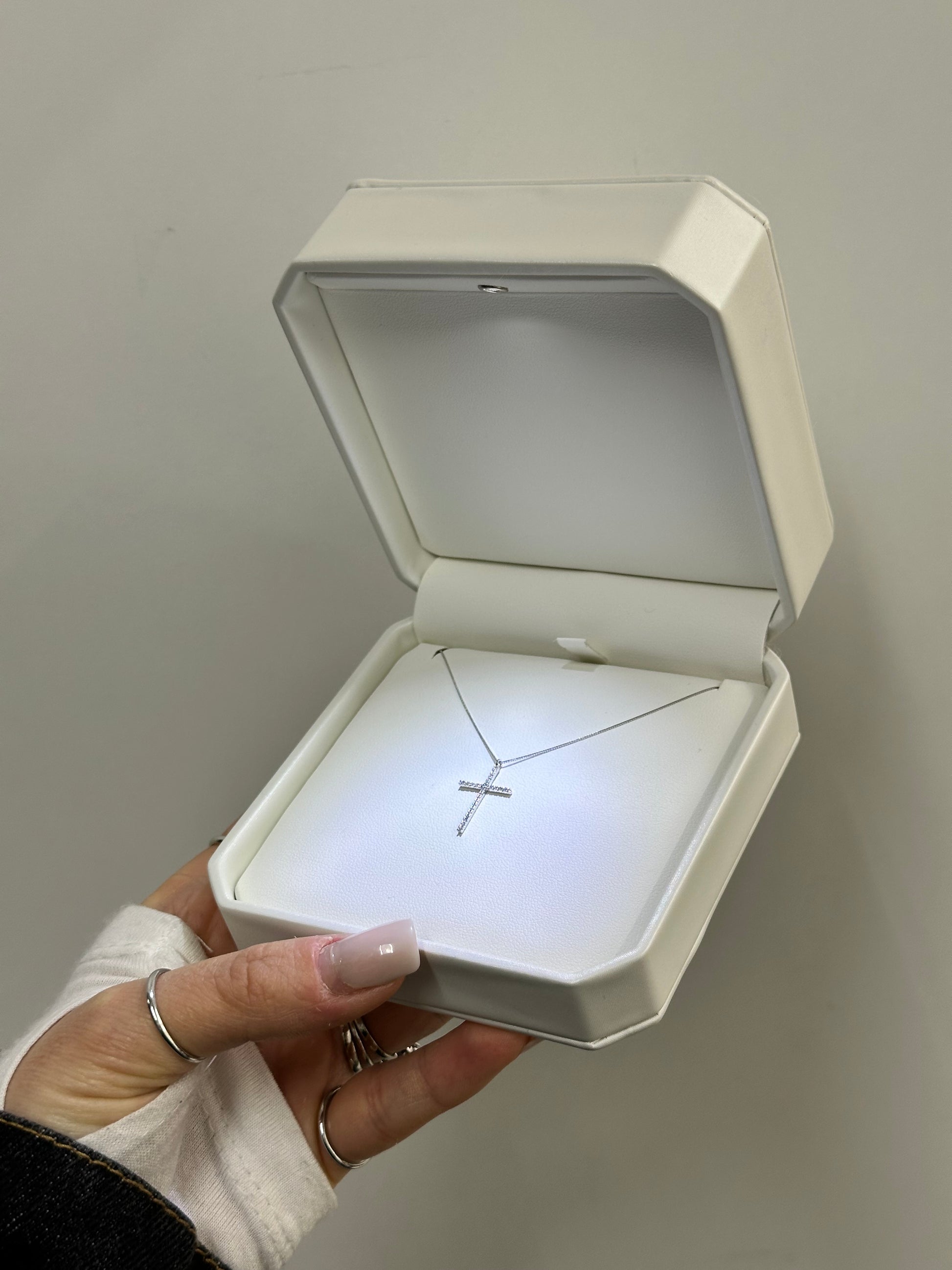 COLLANA CROCE ORO 18KT CON DIAMANTI