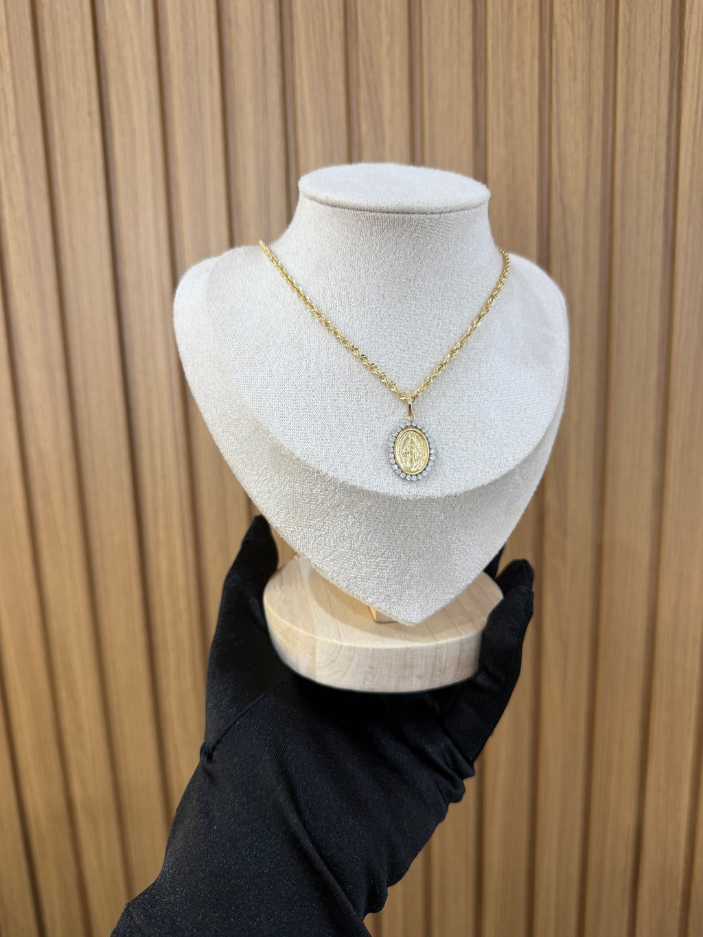 COLLANA LASER ORO 18KT CON MADONNINA ZIRCONATA