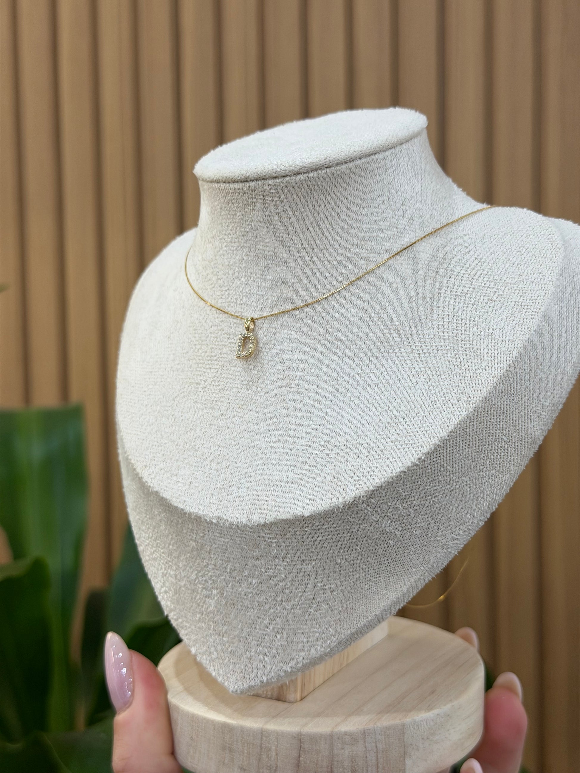 COLLANA INIZIALE D ORO 9 CARATI CON DIAMANTINI