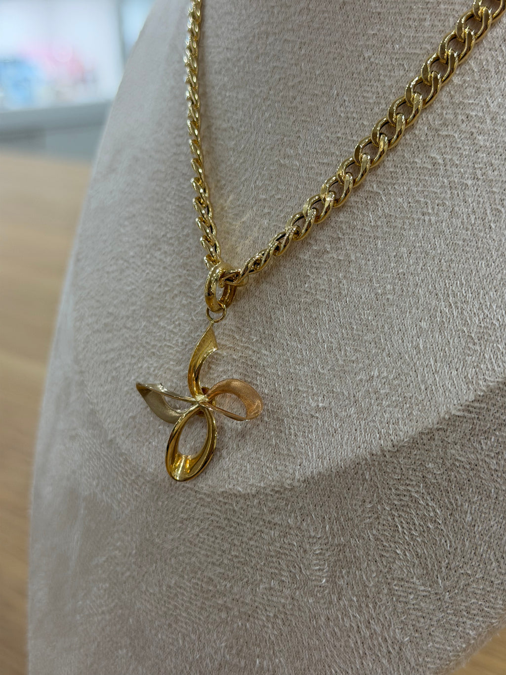 COLLANA GRUMETTA ORO 18KT CON FIORE
