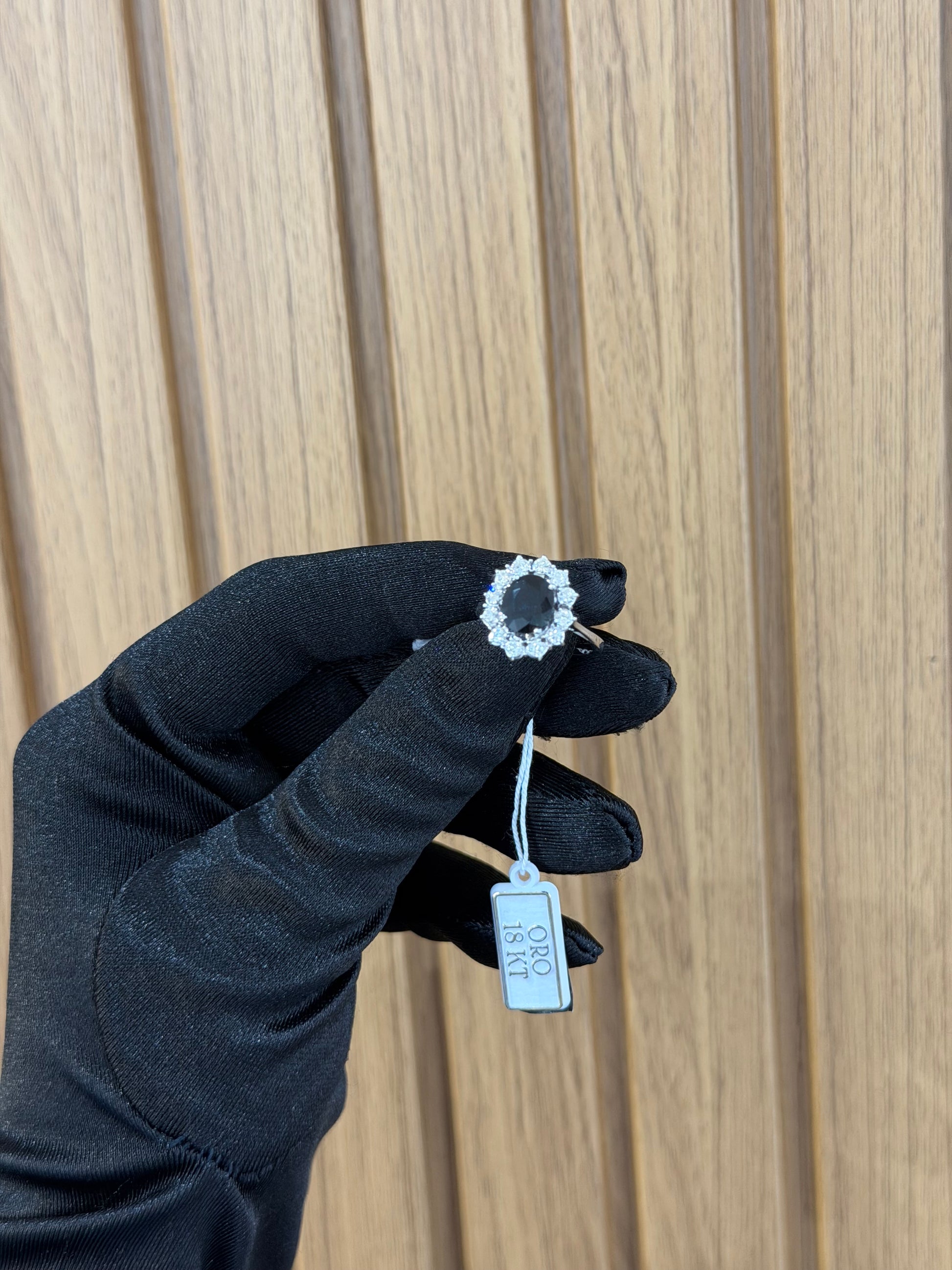 ANELLO ORO 18KT CON DIAMANTI E ZAFFIRO BLU