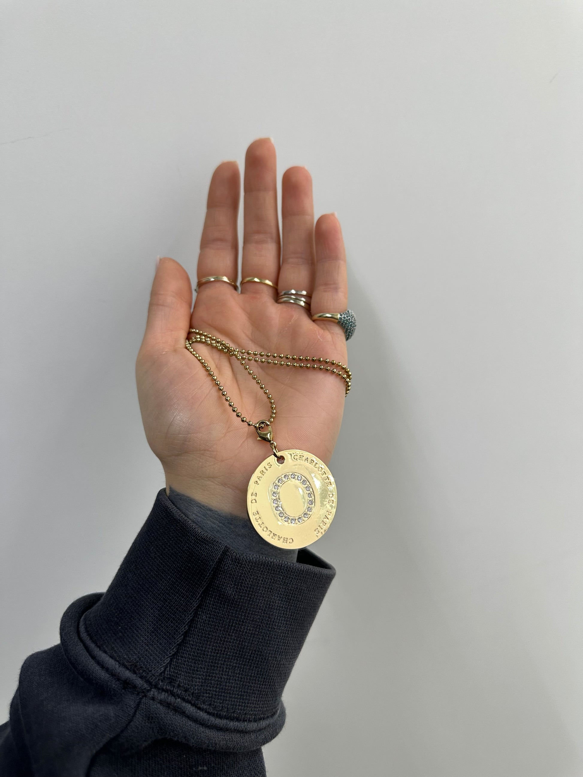 COLLANA INIZIALE IN ACCIAIO CON DORATURA LETTERA O