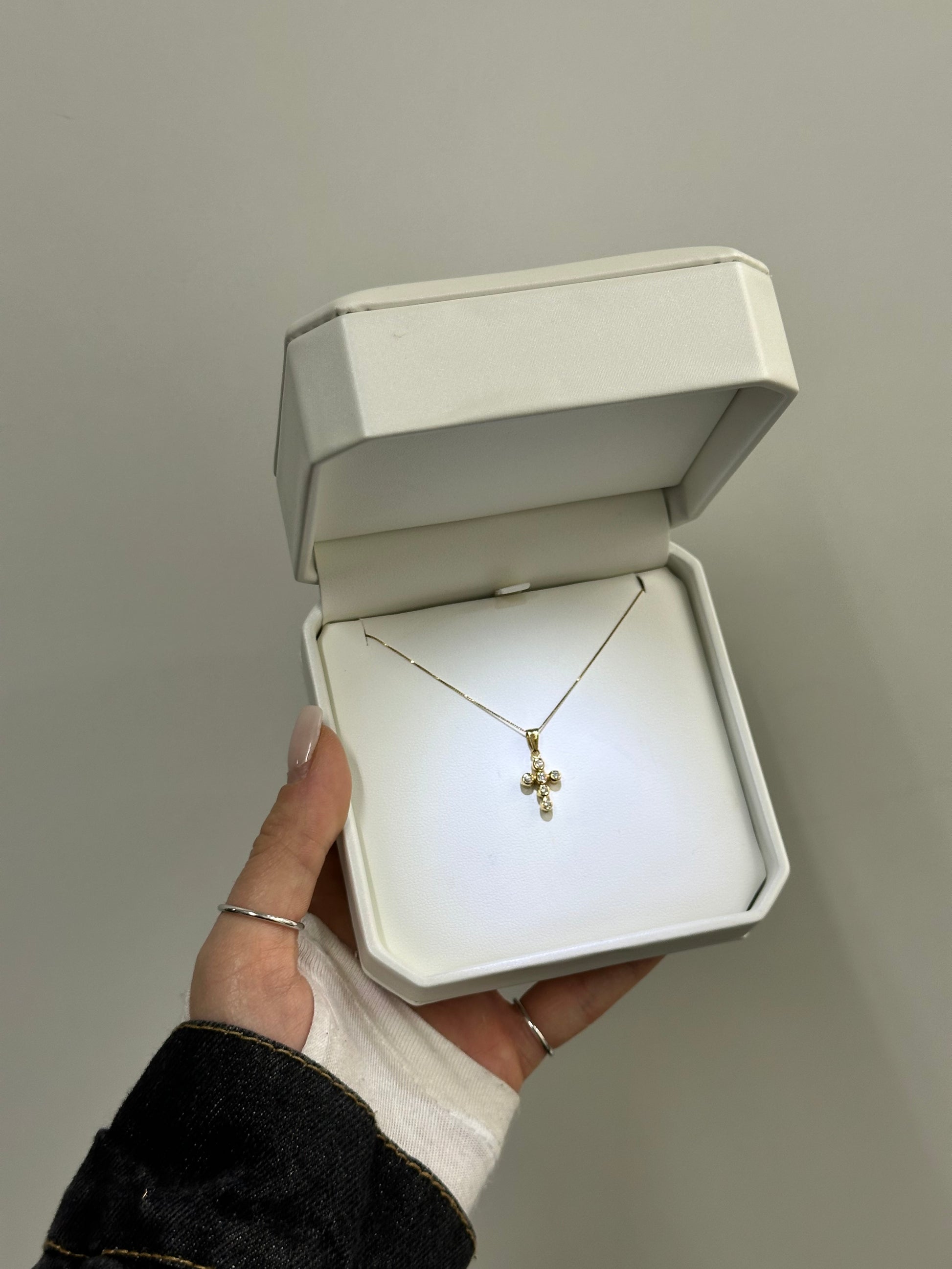 COLLANA CON CROCE ORO 18KT E DIAMANTI