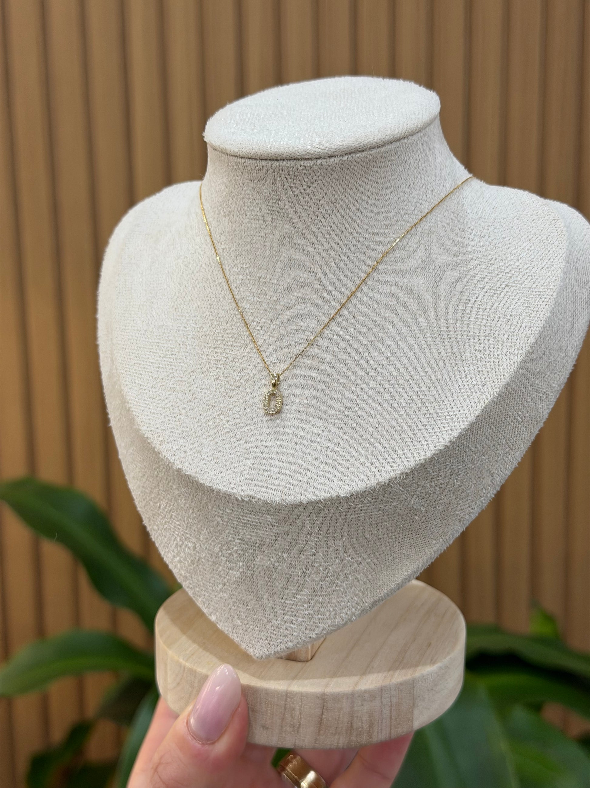 COLLANA INIZIALE O ORO 9 CARATI CON DIAMANTINI