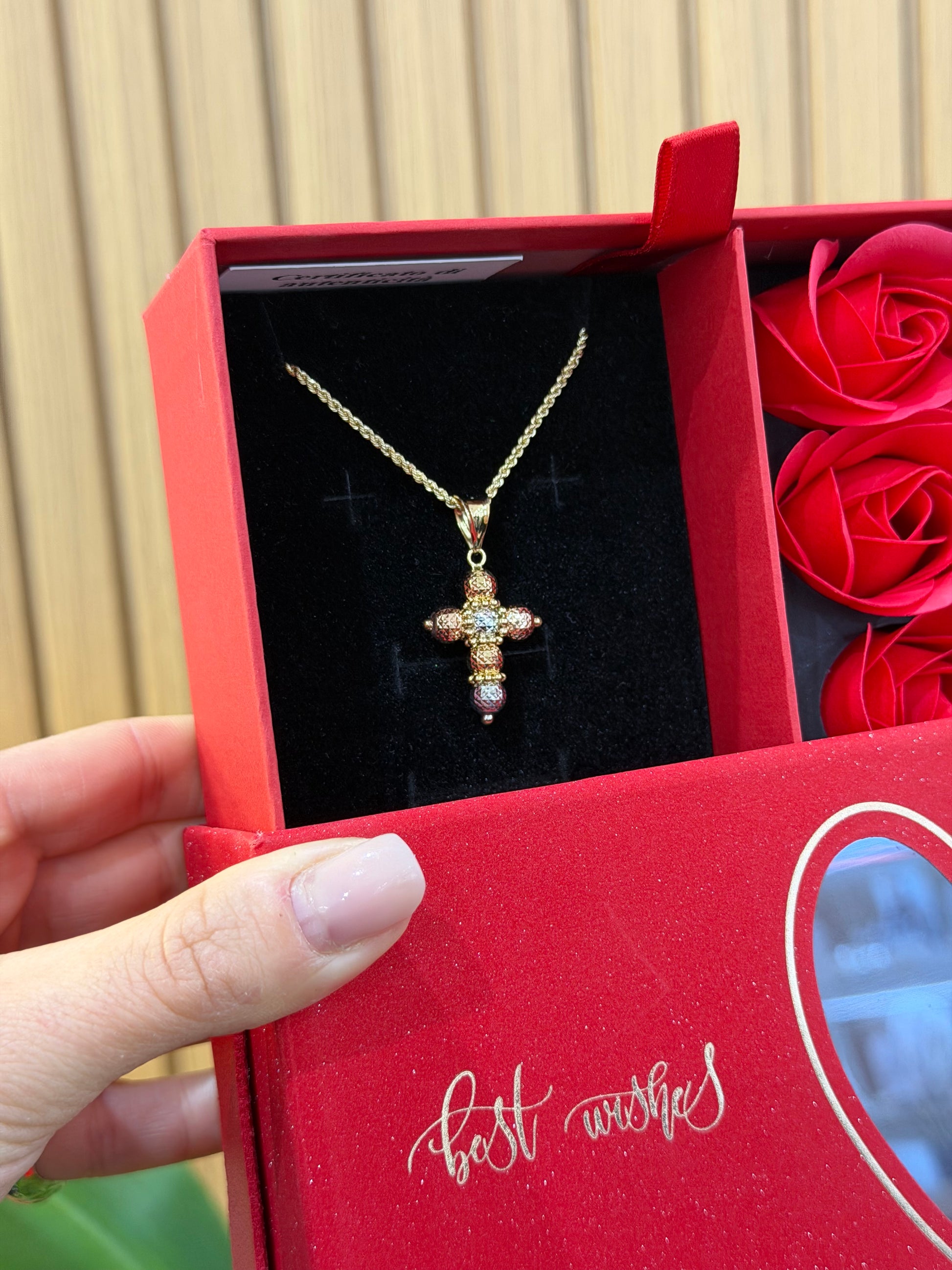 BOX SECRET CON COLLANA CROCE MILLELUCI ORO 18KT