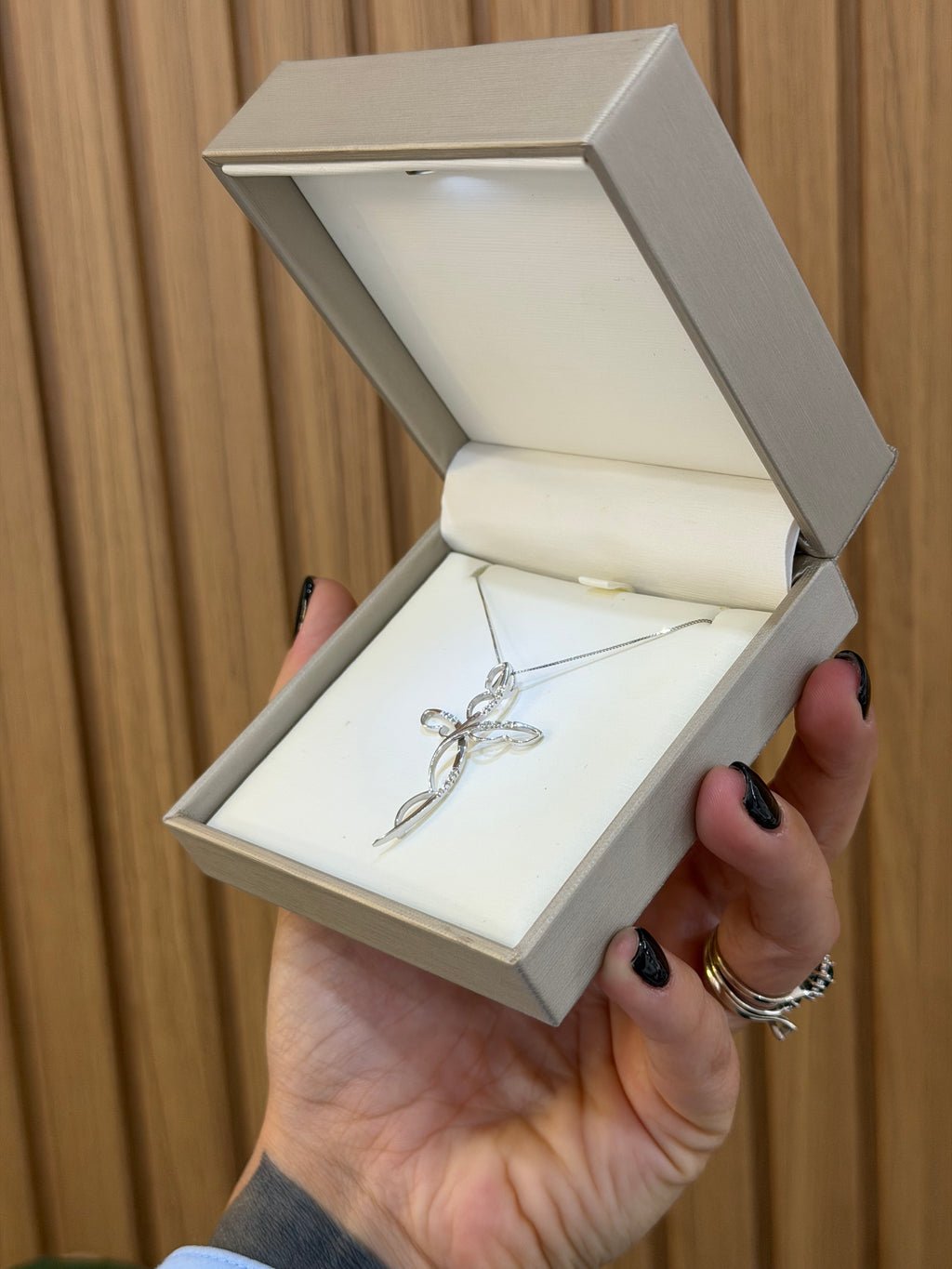 COLLANA ORO 18KT CROCE CON DIAMANTI