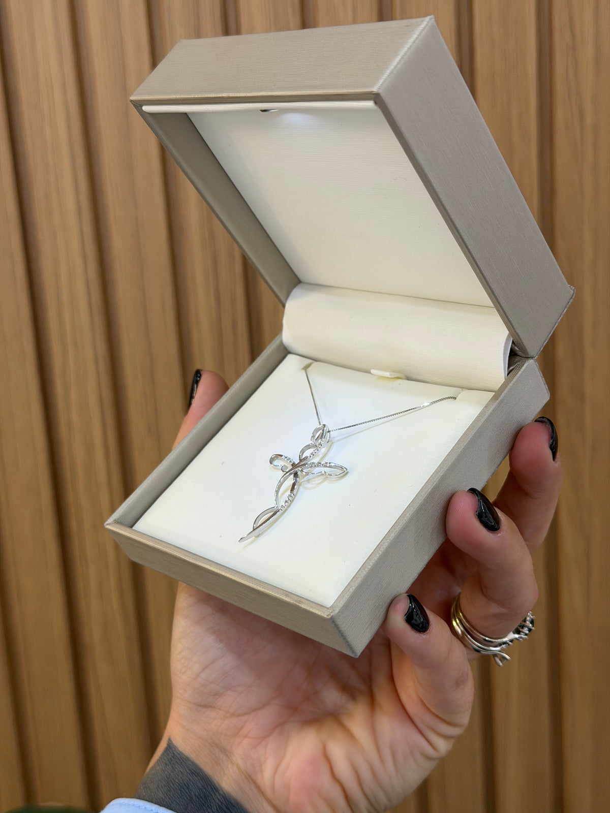 COLLANA ORO 18KT CROCE CON DIAMANTI