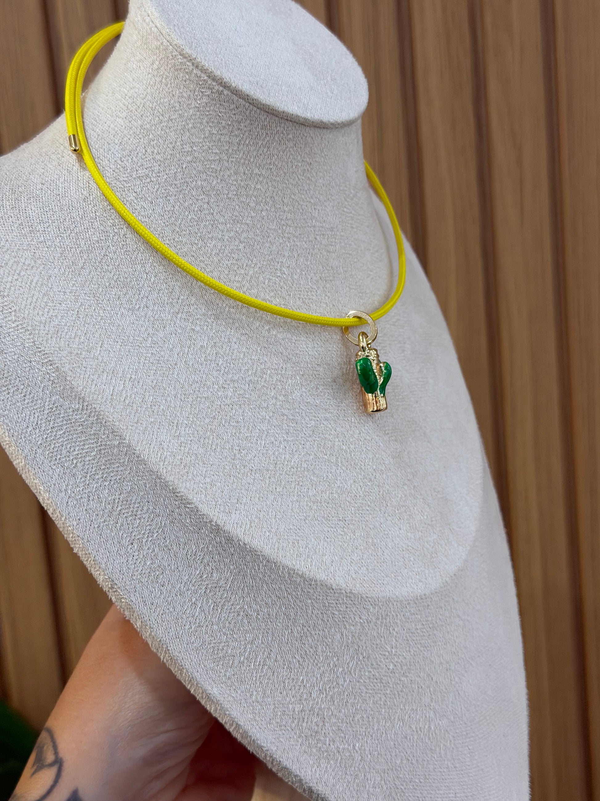 COLLANA CALAMITA CON CIONDOLO CACTUS ORO 18KT