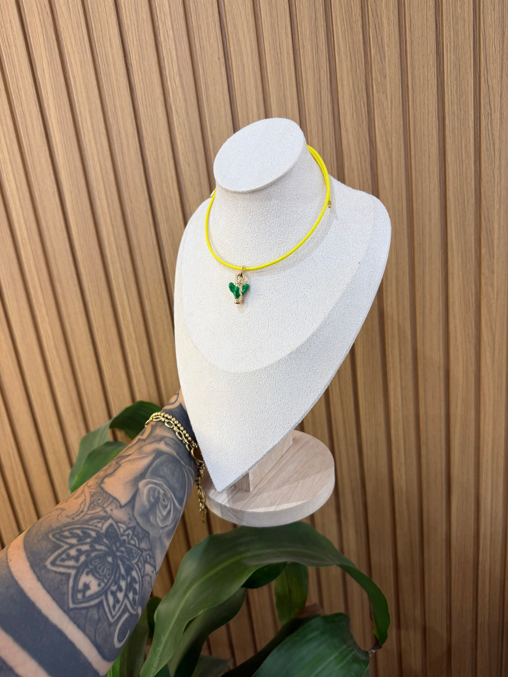 COLLANA CALAMITA CON CIONDOLO CACTUS ORO 18KT