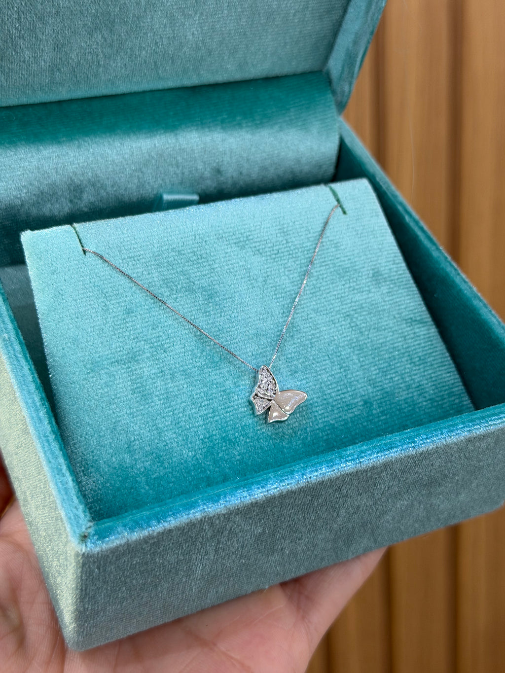 COLLANA ORO 18KT FARFALLA CON DIAMANTI LUCCIOLE