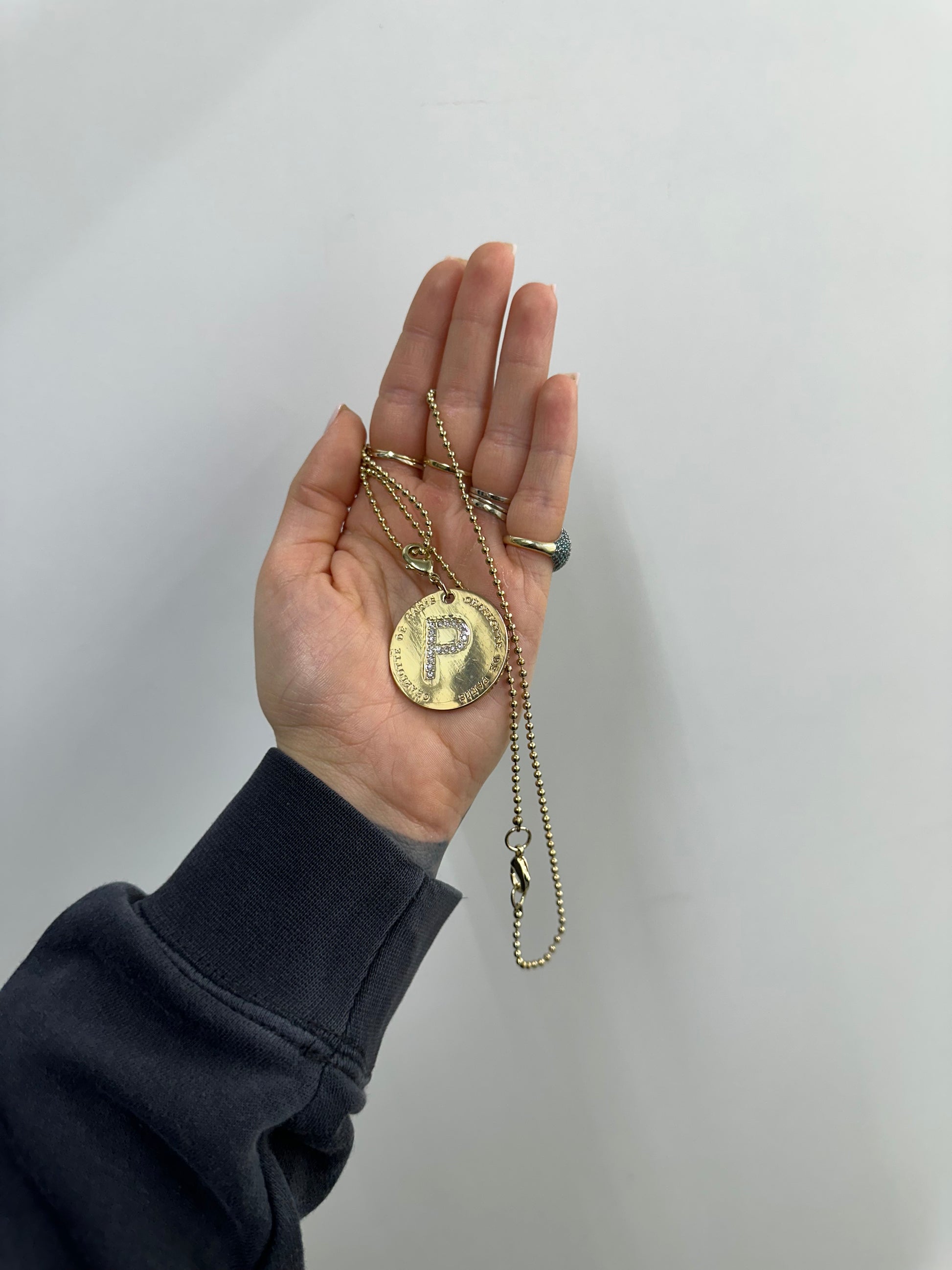 COLLANA INIZIALE IN ACCIAIO CON DORATURA LETTERA P