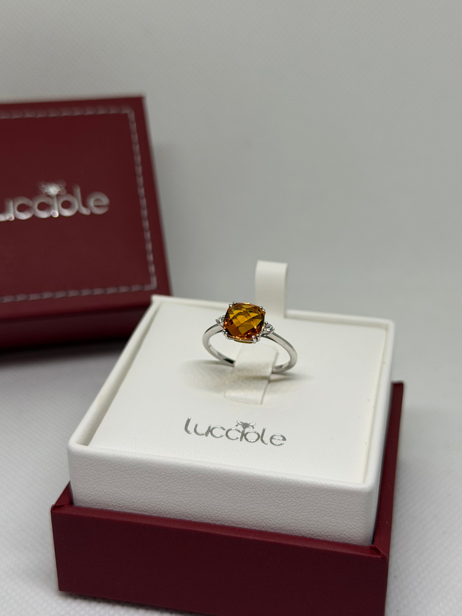 ANELLO ORO 9 CARATI CON TOPAZIO E DIAMANTINI LUCCIOLE