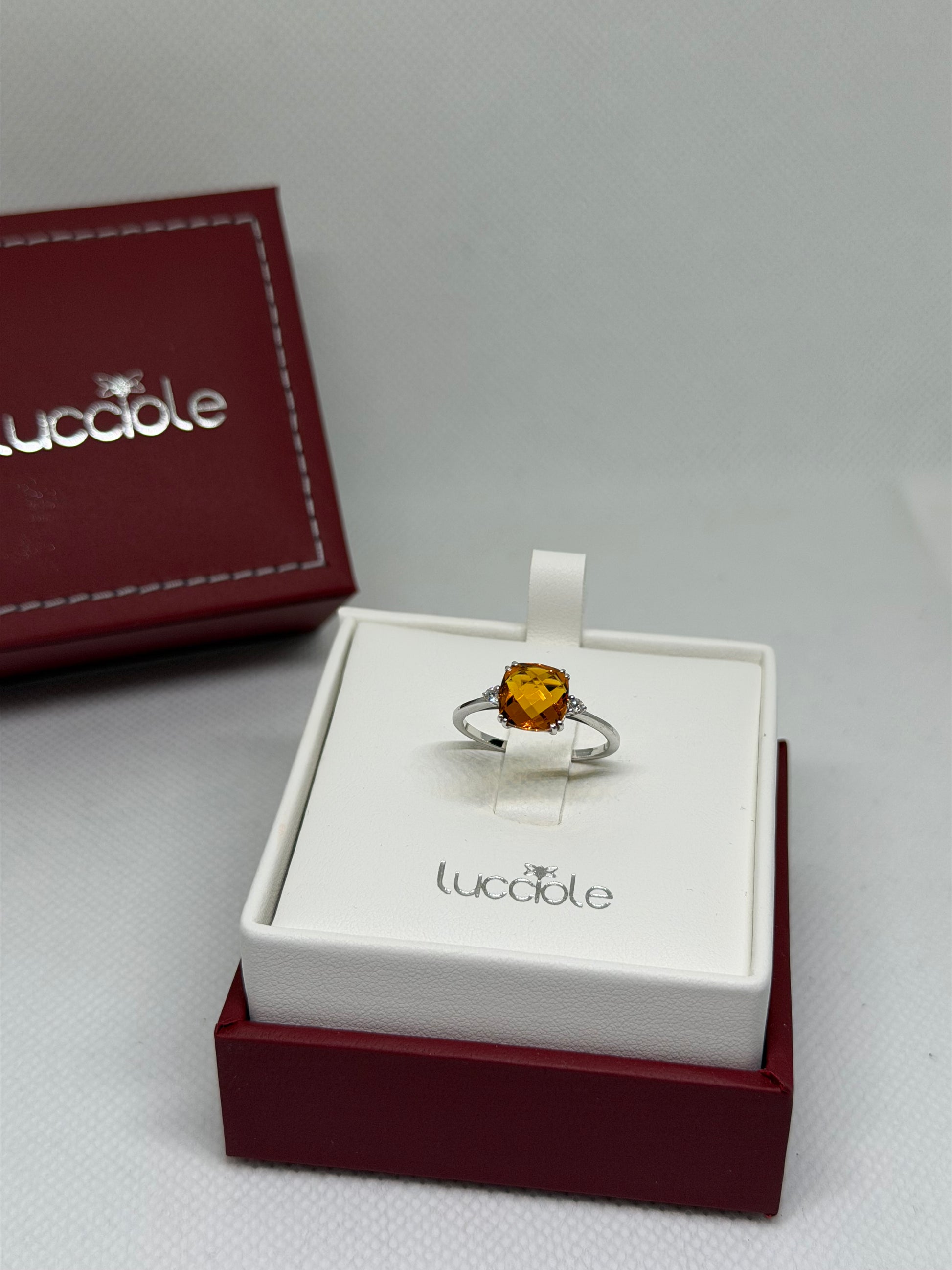 ANELLO ORO 9 CARATI CON TOPAZIO E DIAMANTINI LUCCIOLE