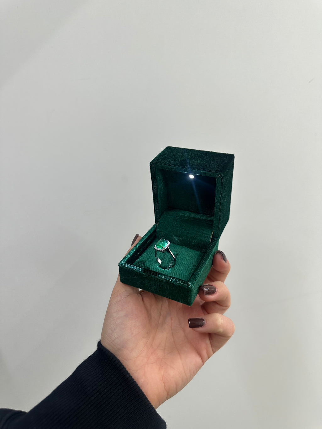 ANELLO ORO 18KT, SMERALDO E DIAMANTI