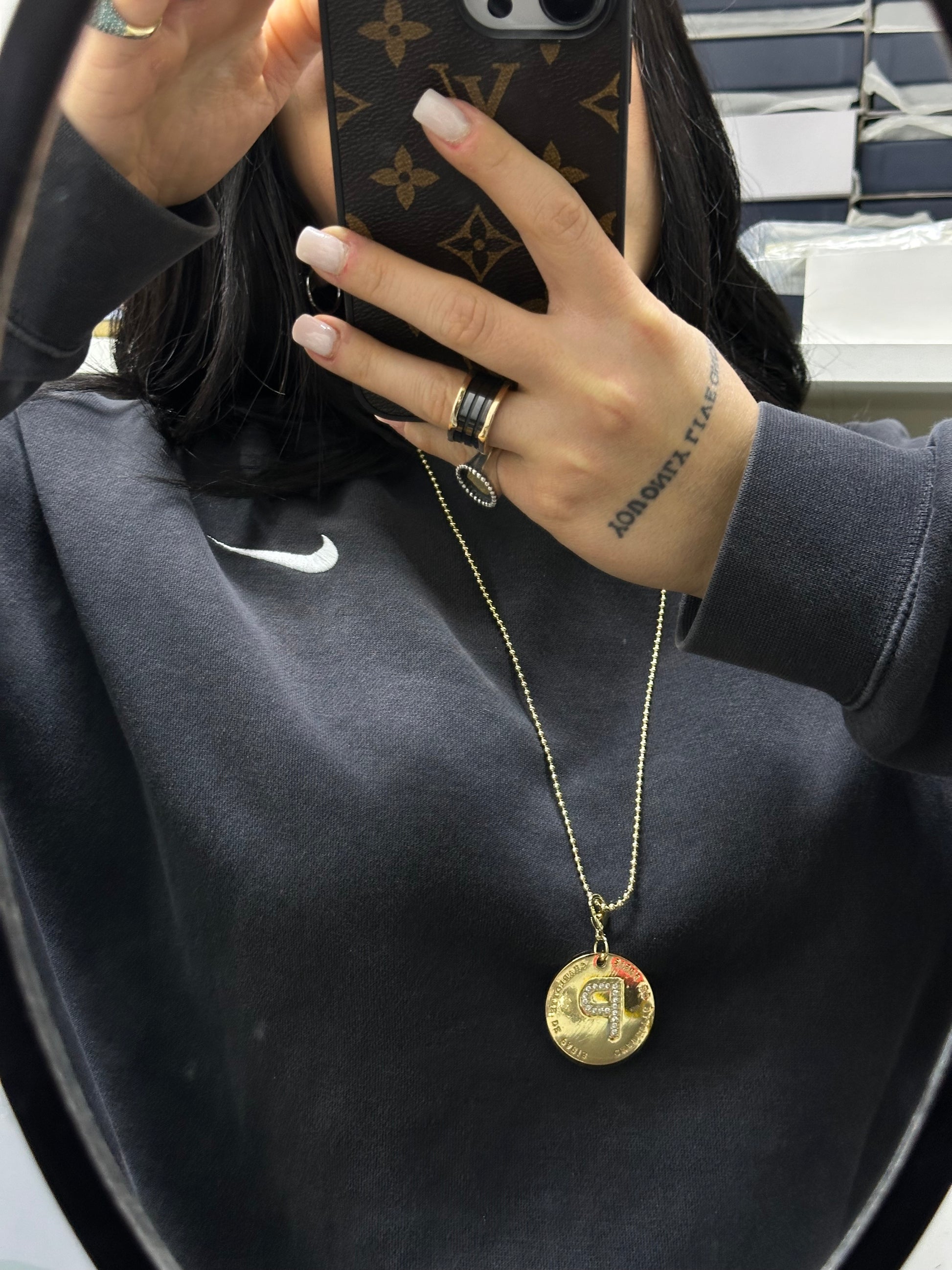 COLLANA INIZIALE IN ACCIAIO CON DORATURA LETTERA P