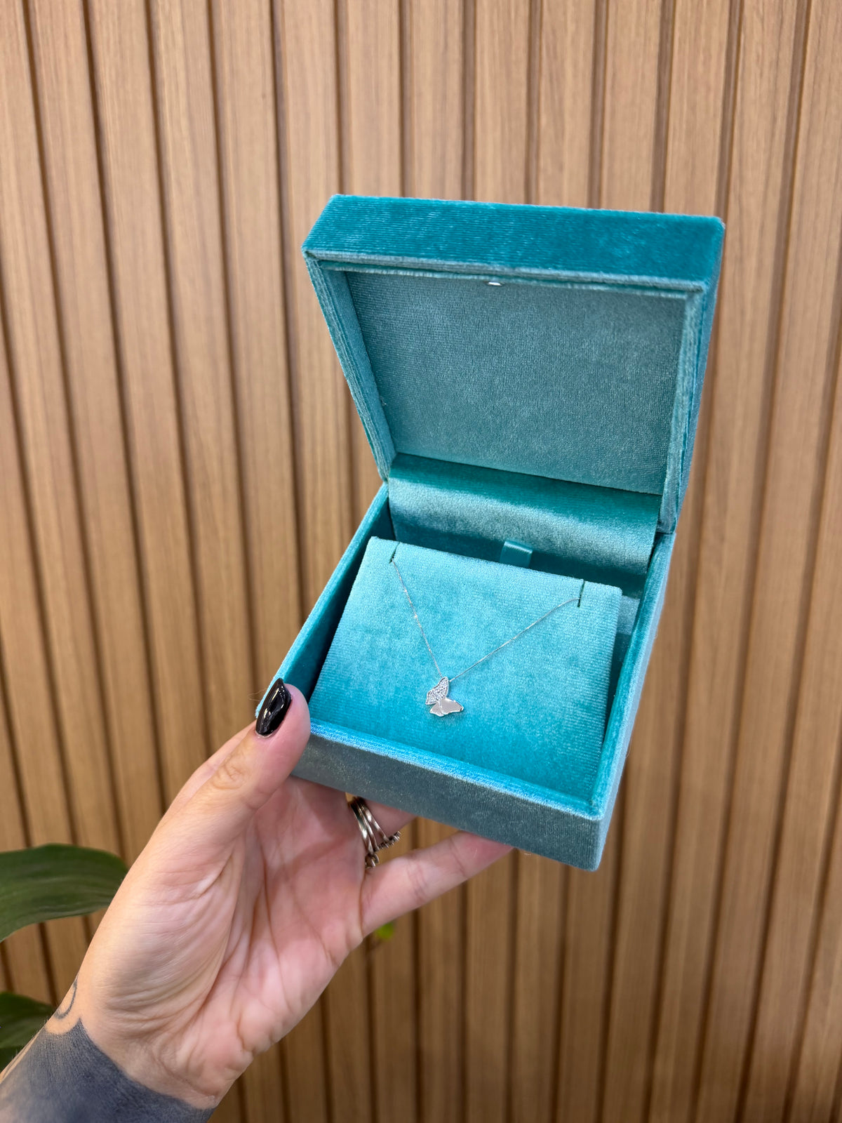 COLLANA ORO 18KT FARFALLA CON DIAMANTI LUCCIOLE