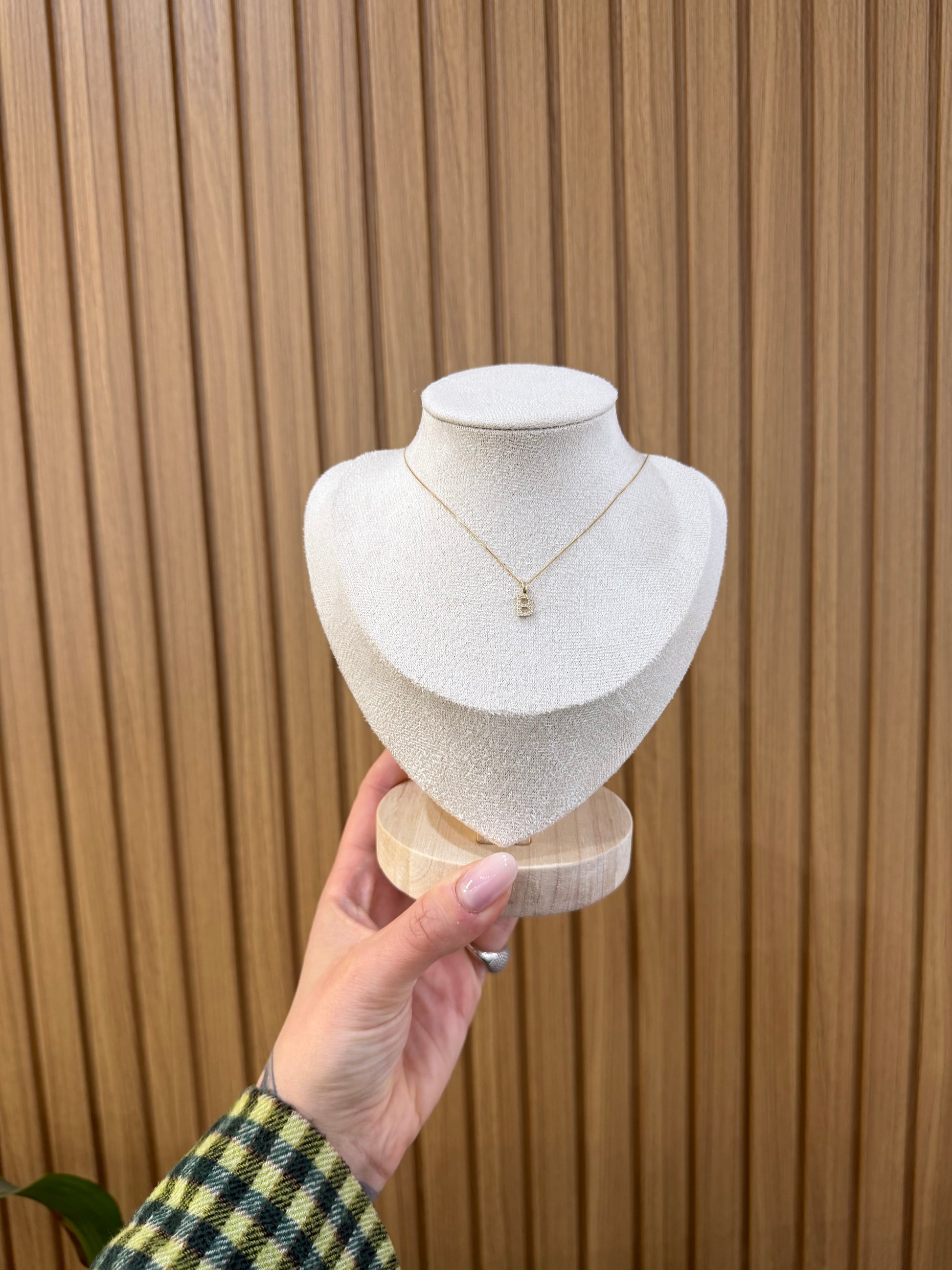 COLLANA INIZIALE B ORO 9 CARATI CON DIAMANTINI