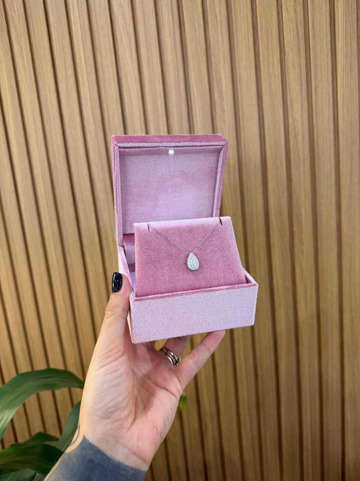 COLLANA ORO 18KT GOCCIA CON DIAMANTI