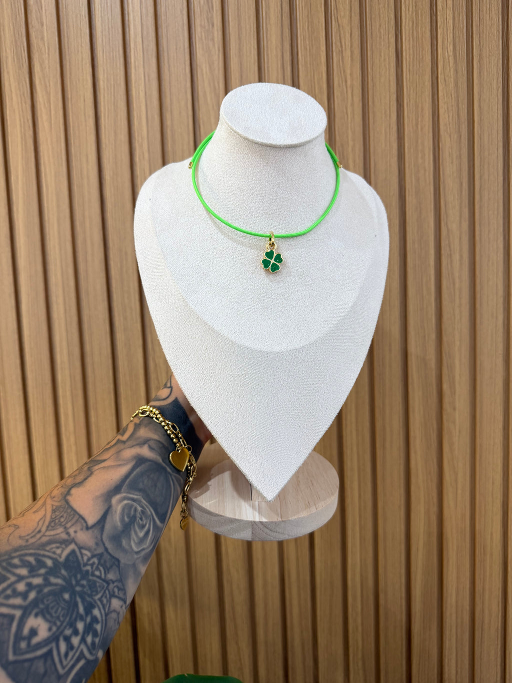 COLLANA CALAMITA CON CIONDOLO QUADRIFOGLIO ORO 18KT